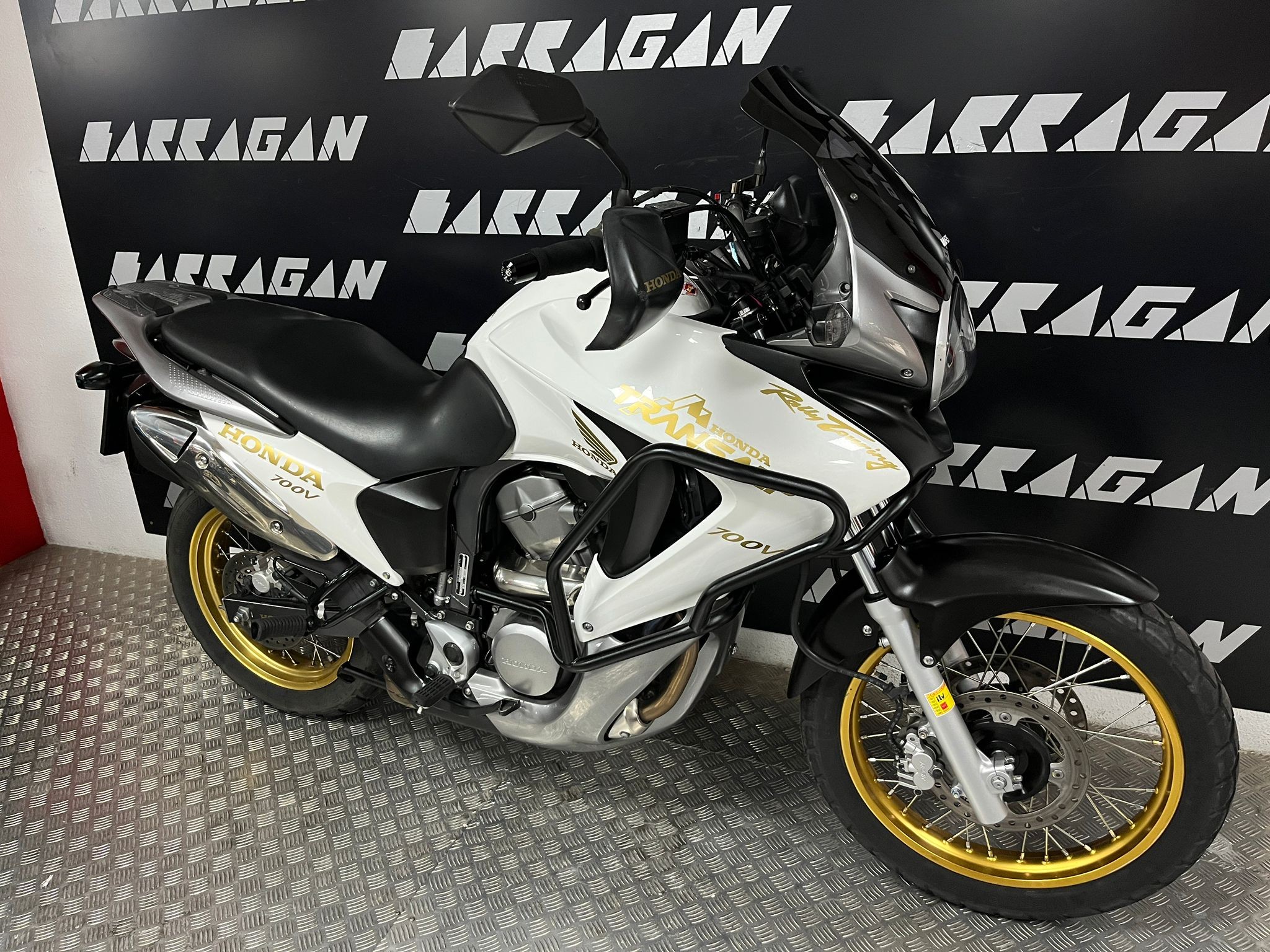 XL700 V