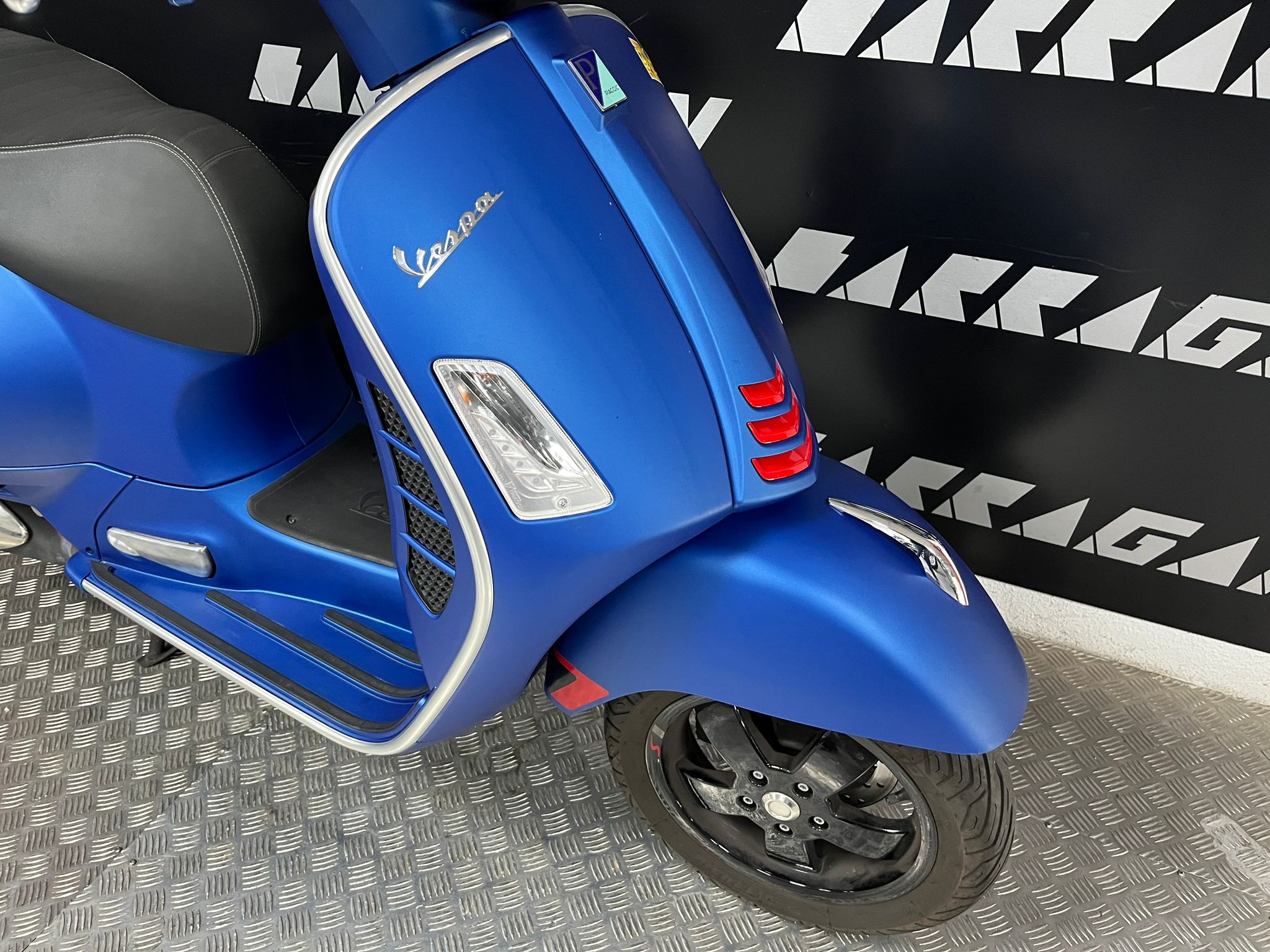 GTS SUPER 300