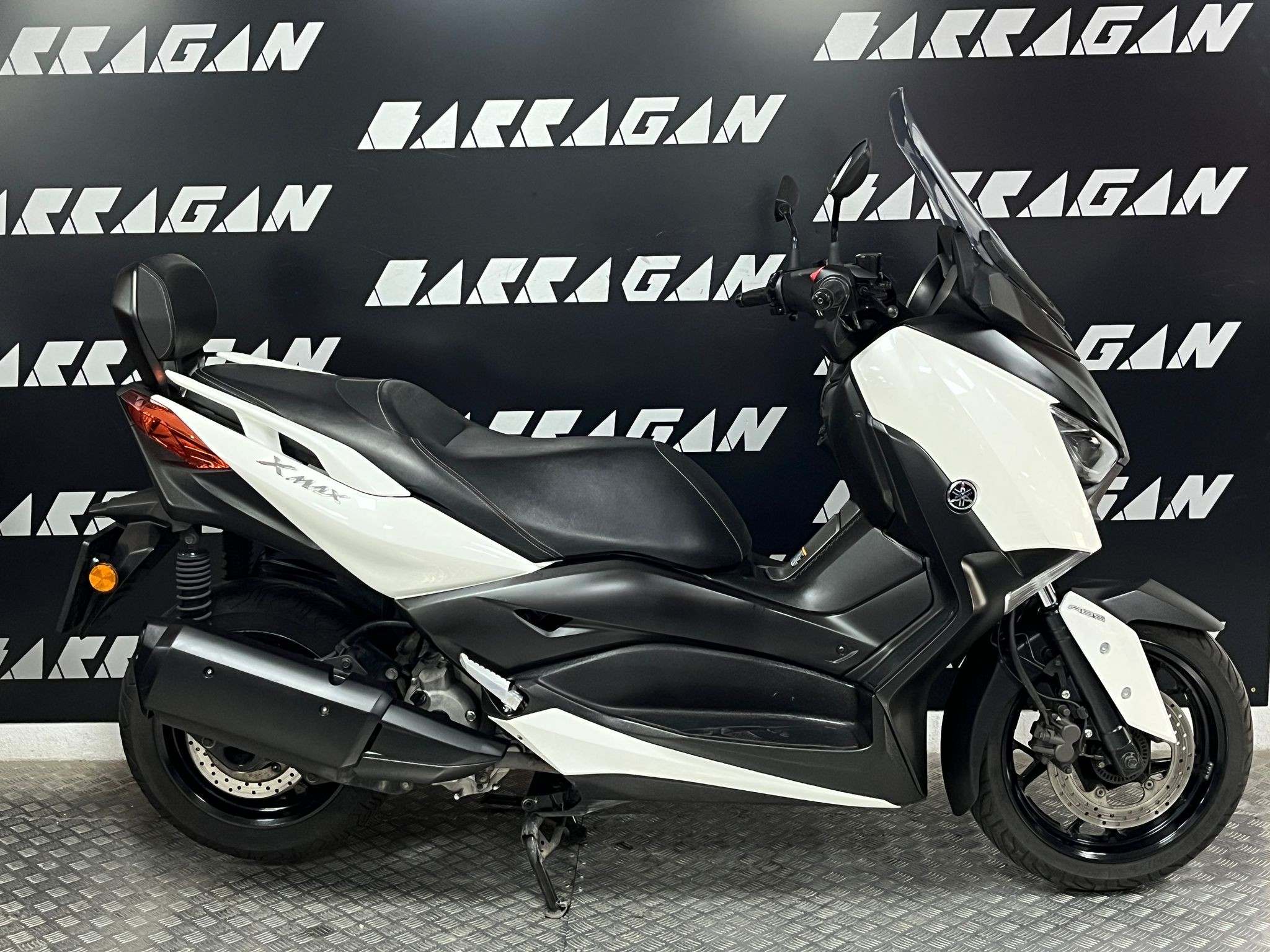 X-MAX 300