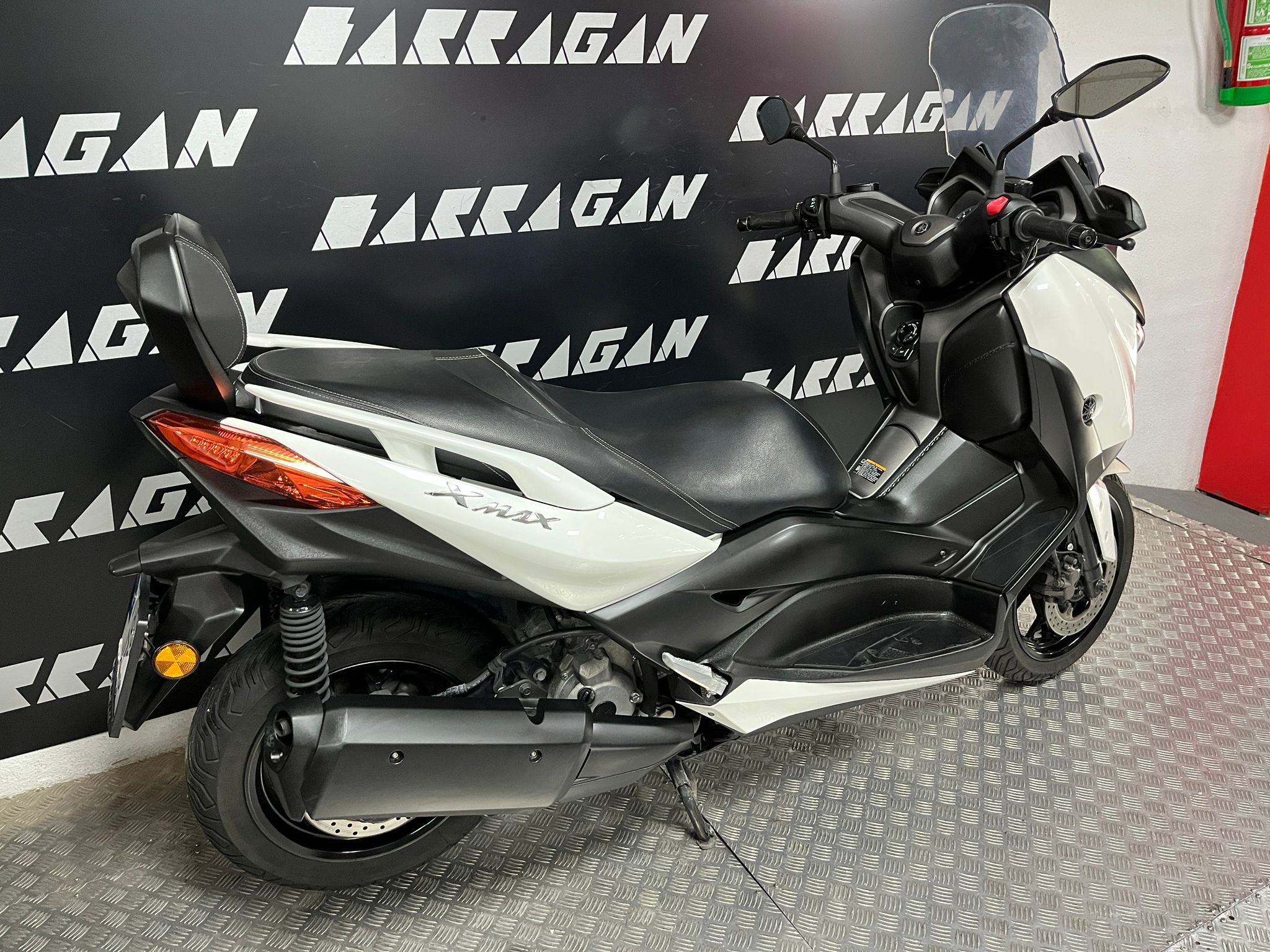 X-MAX 300