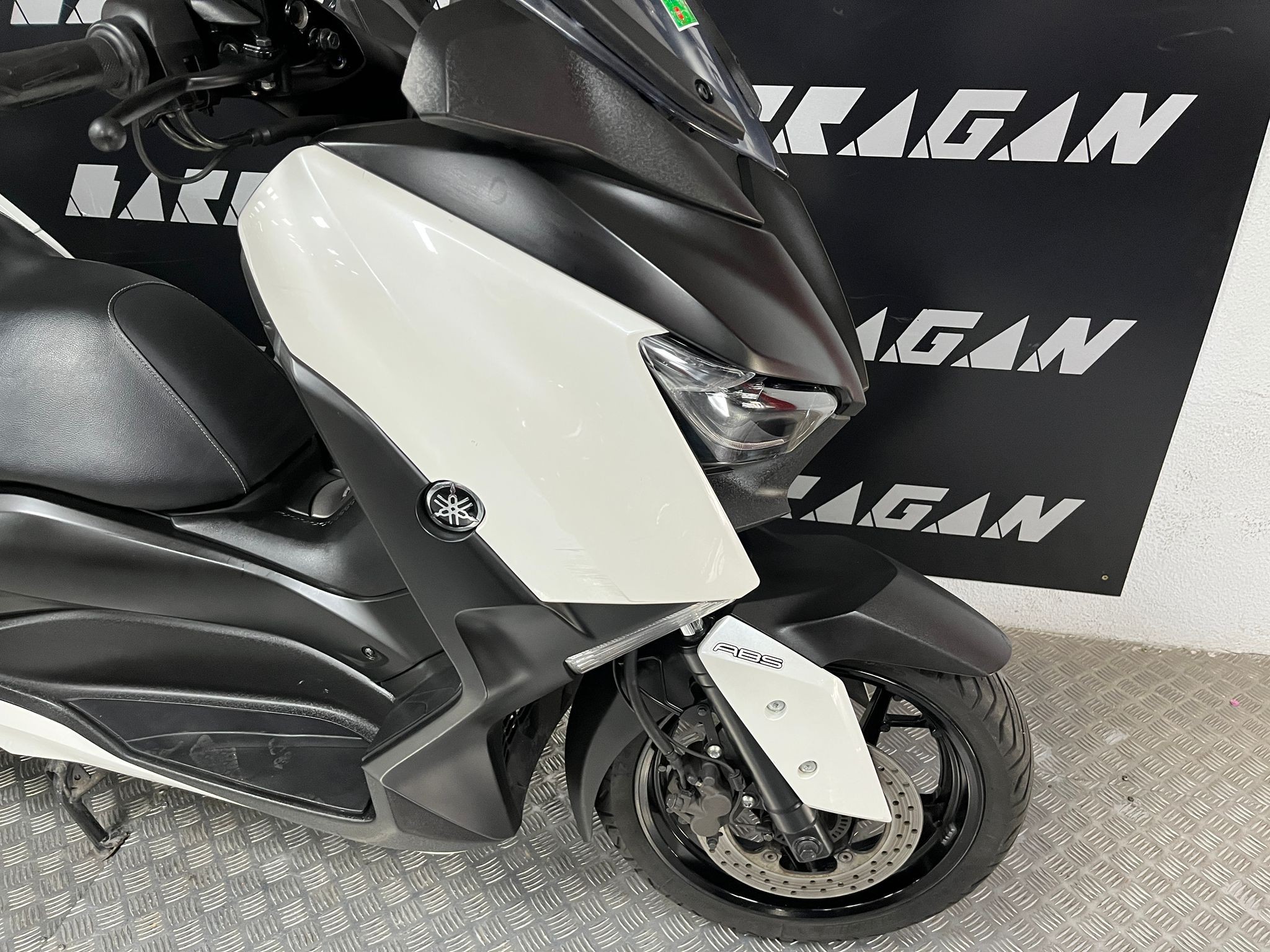 X-MAX 300