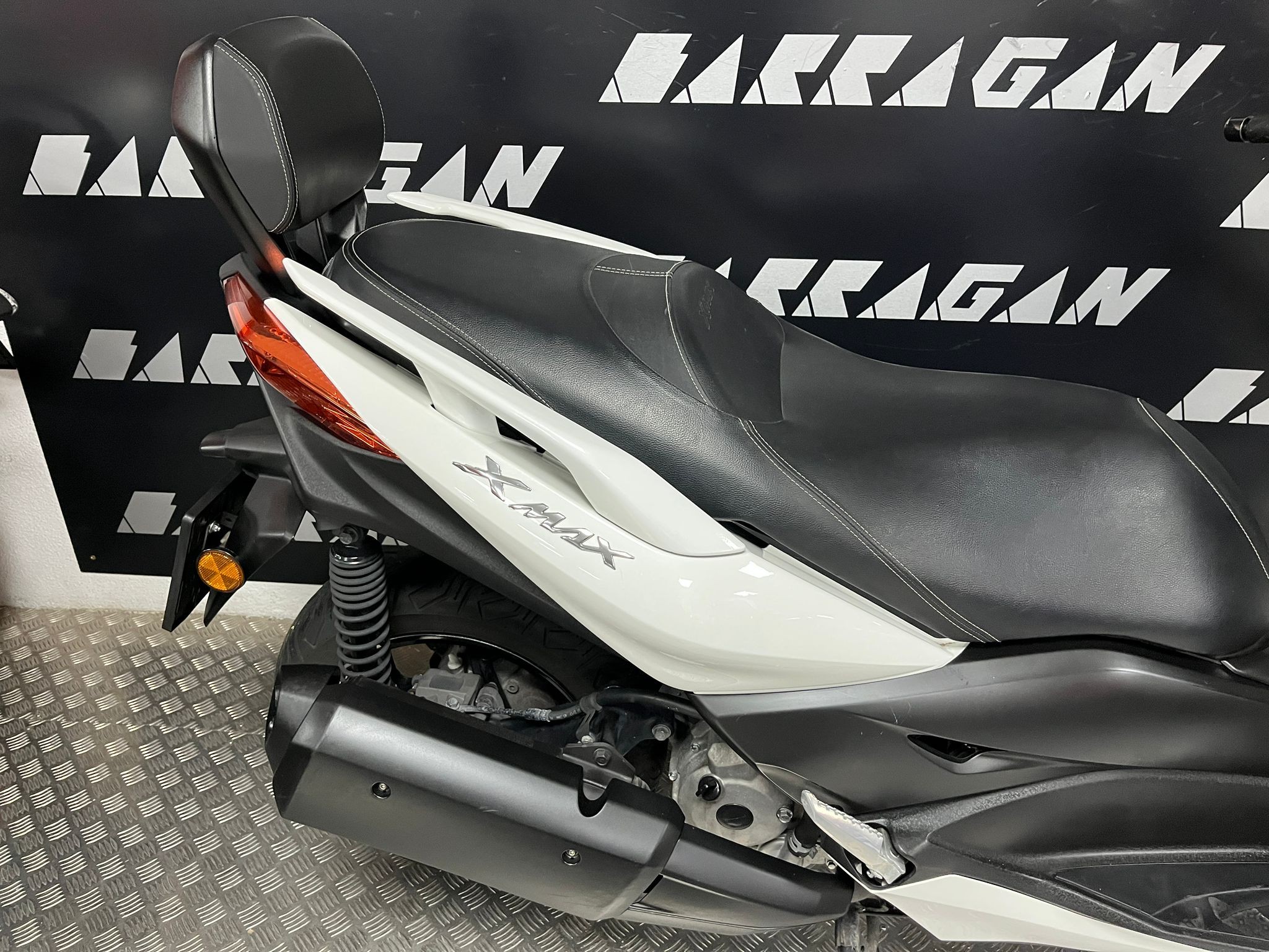 X-MAX 300