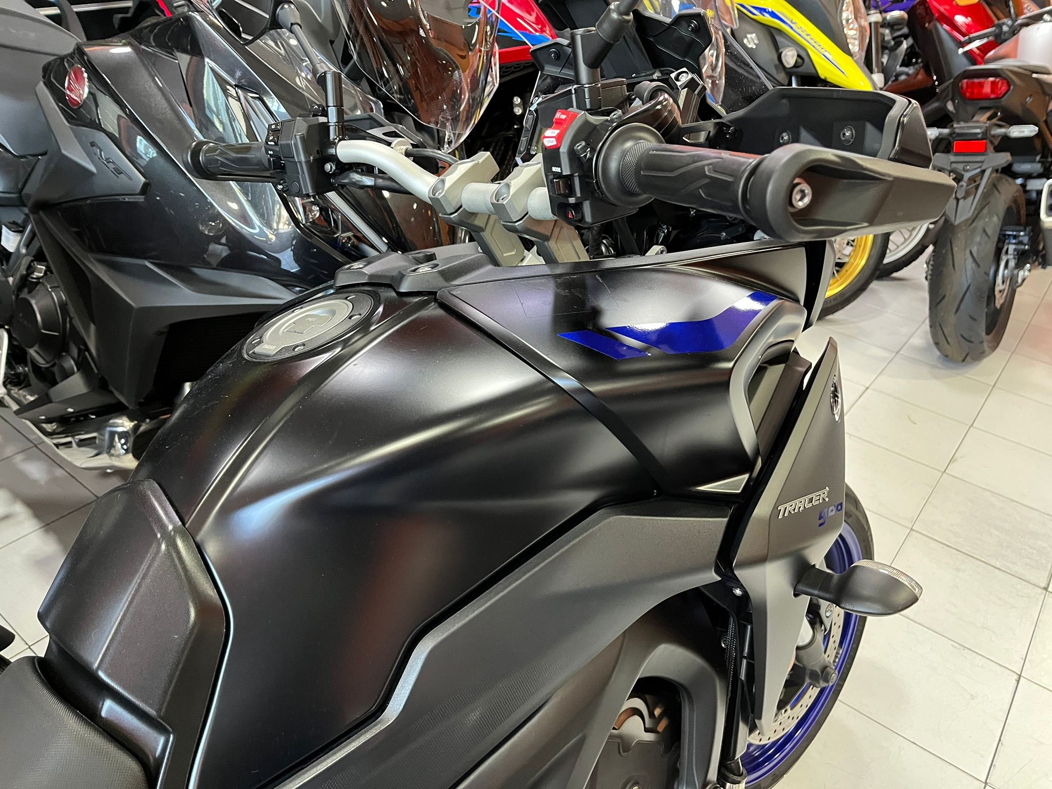 TRACER 900