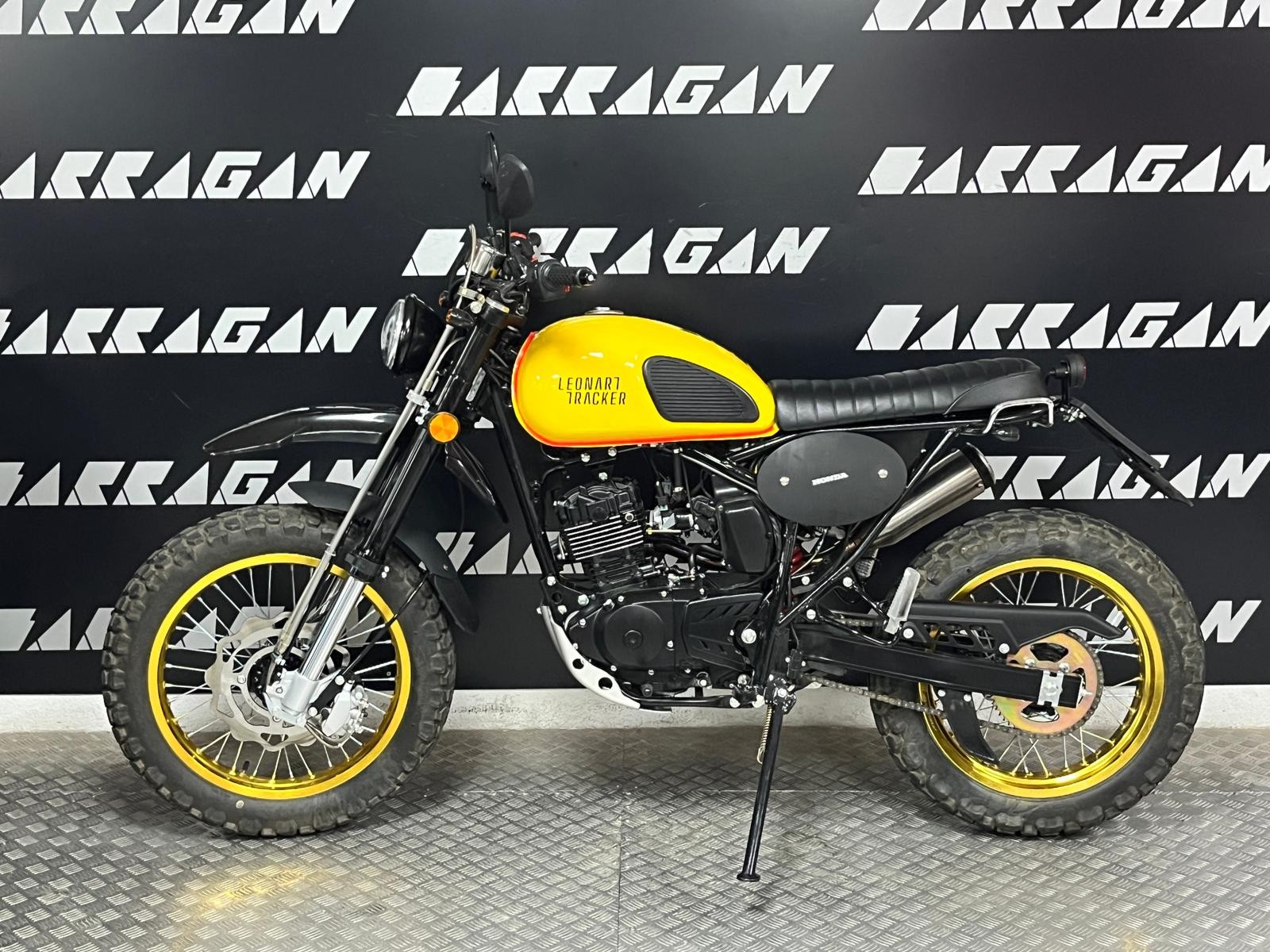 TRACKER 125