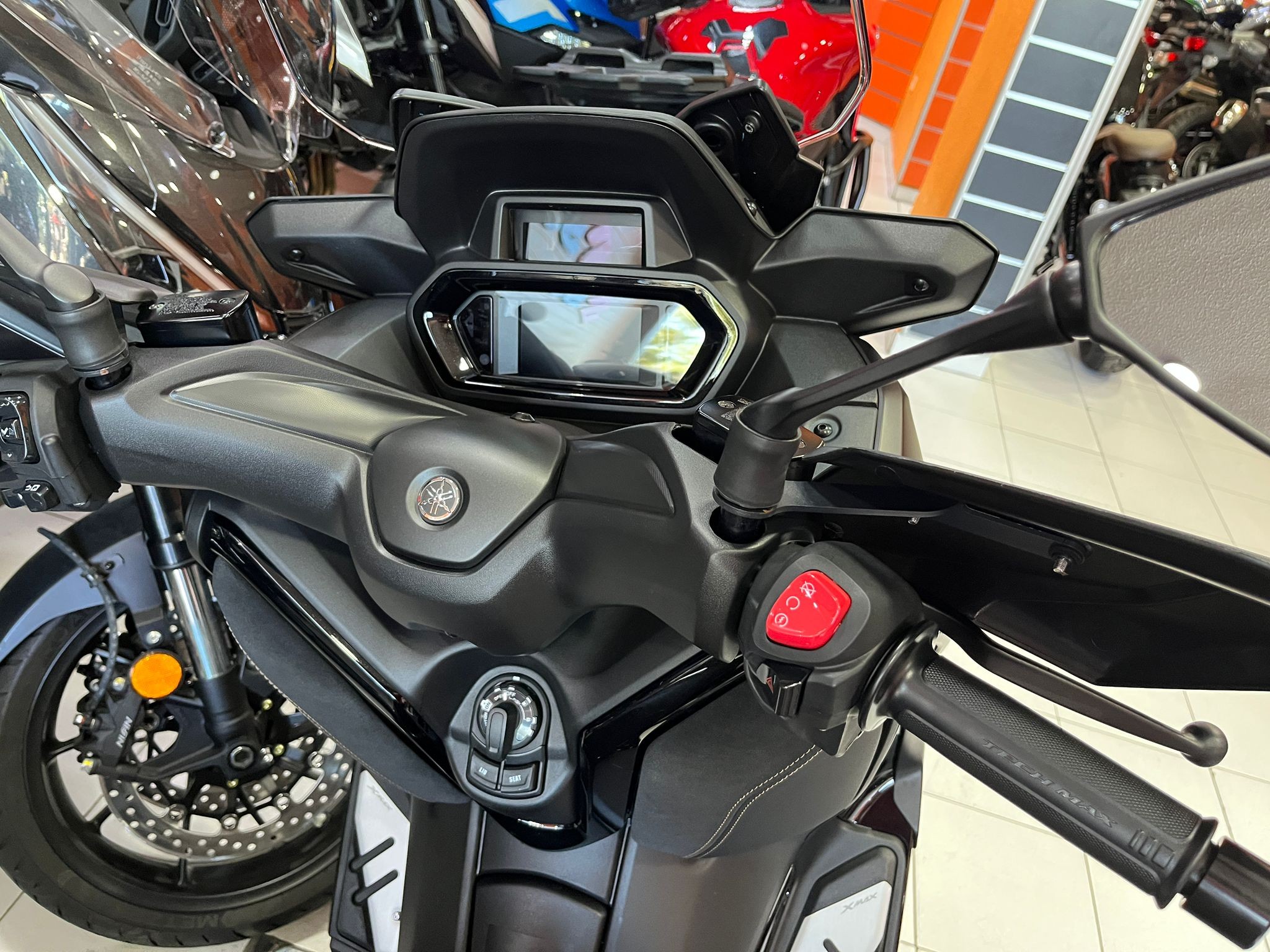 XMAX 300 TECH MAX