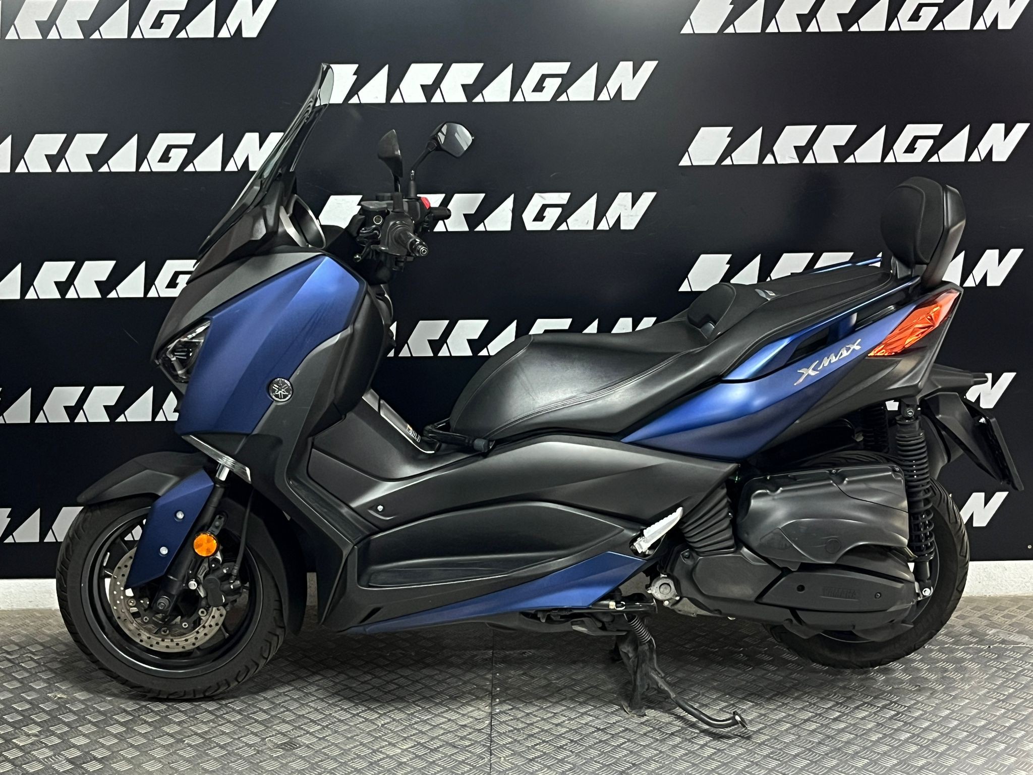 XMAX 400