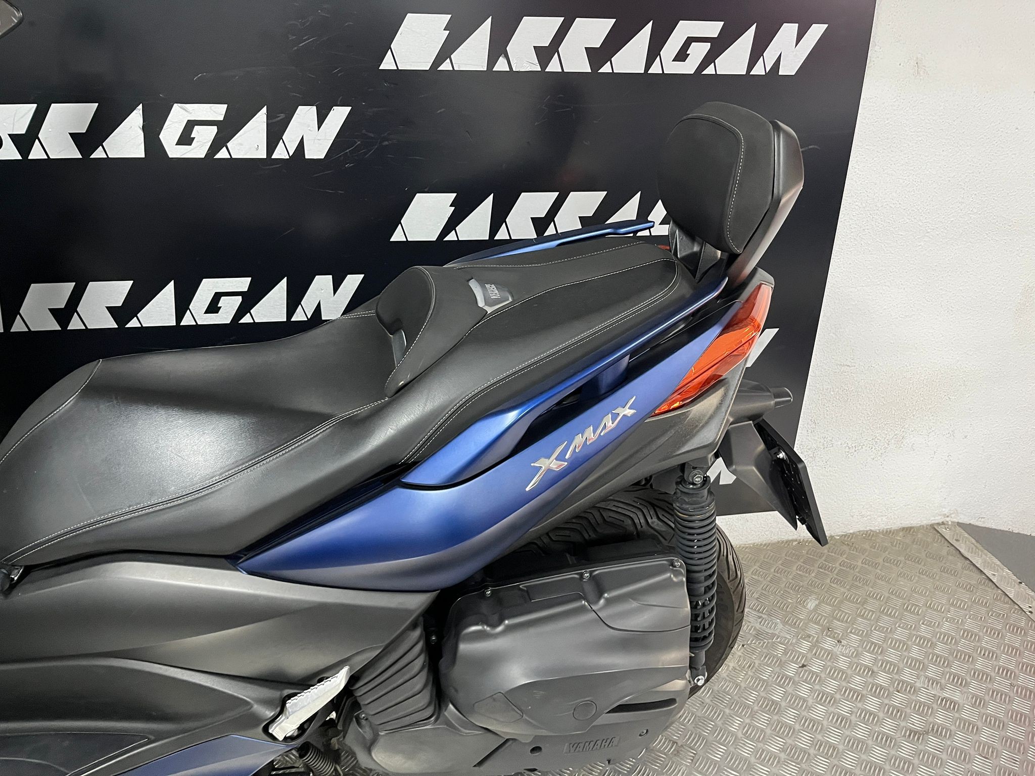 XMAX 400