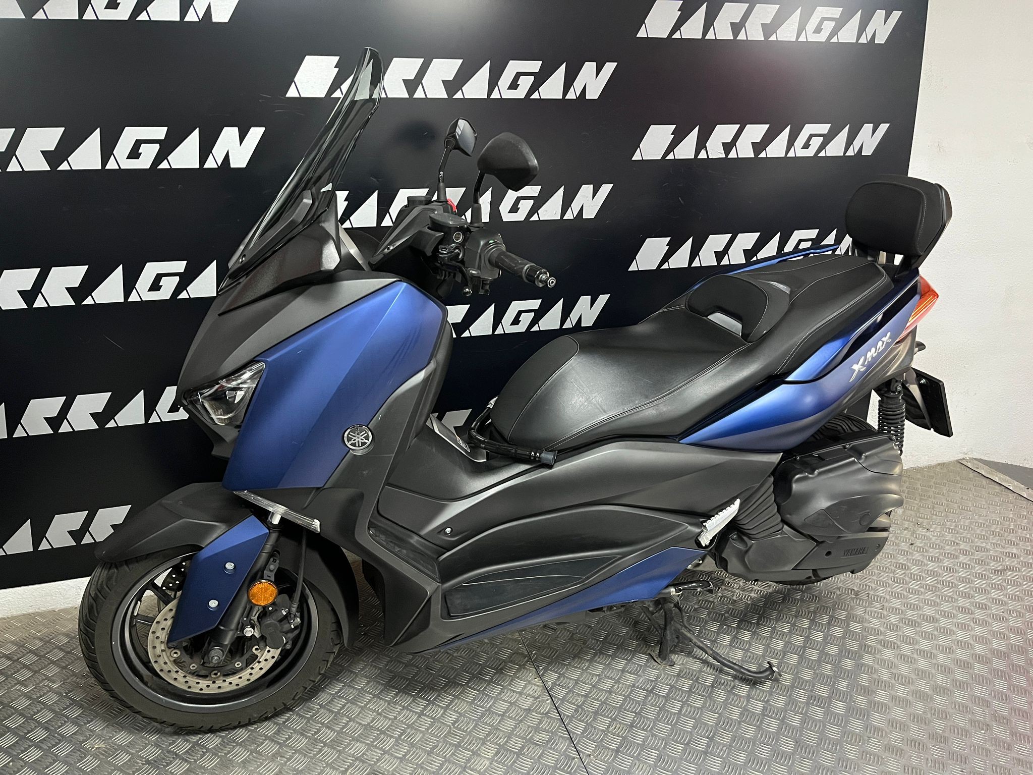 XMAX 400