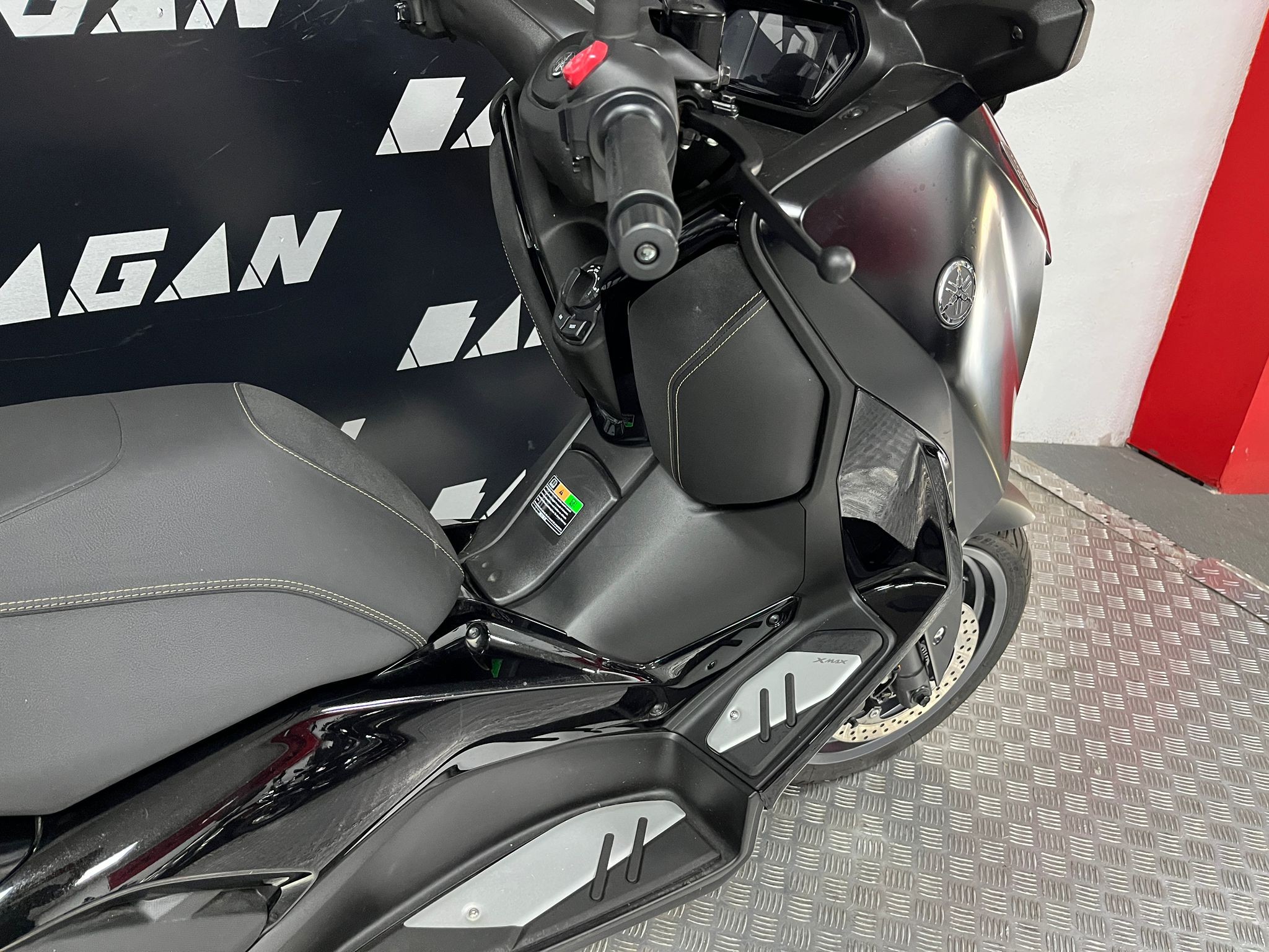 XMAX 125 TECH MAX
