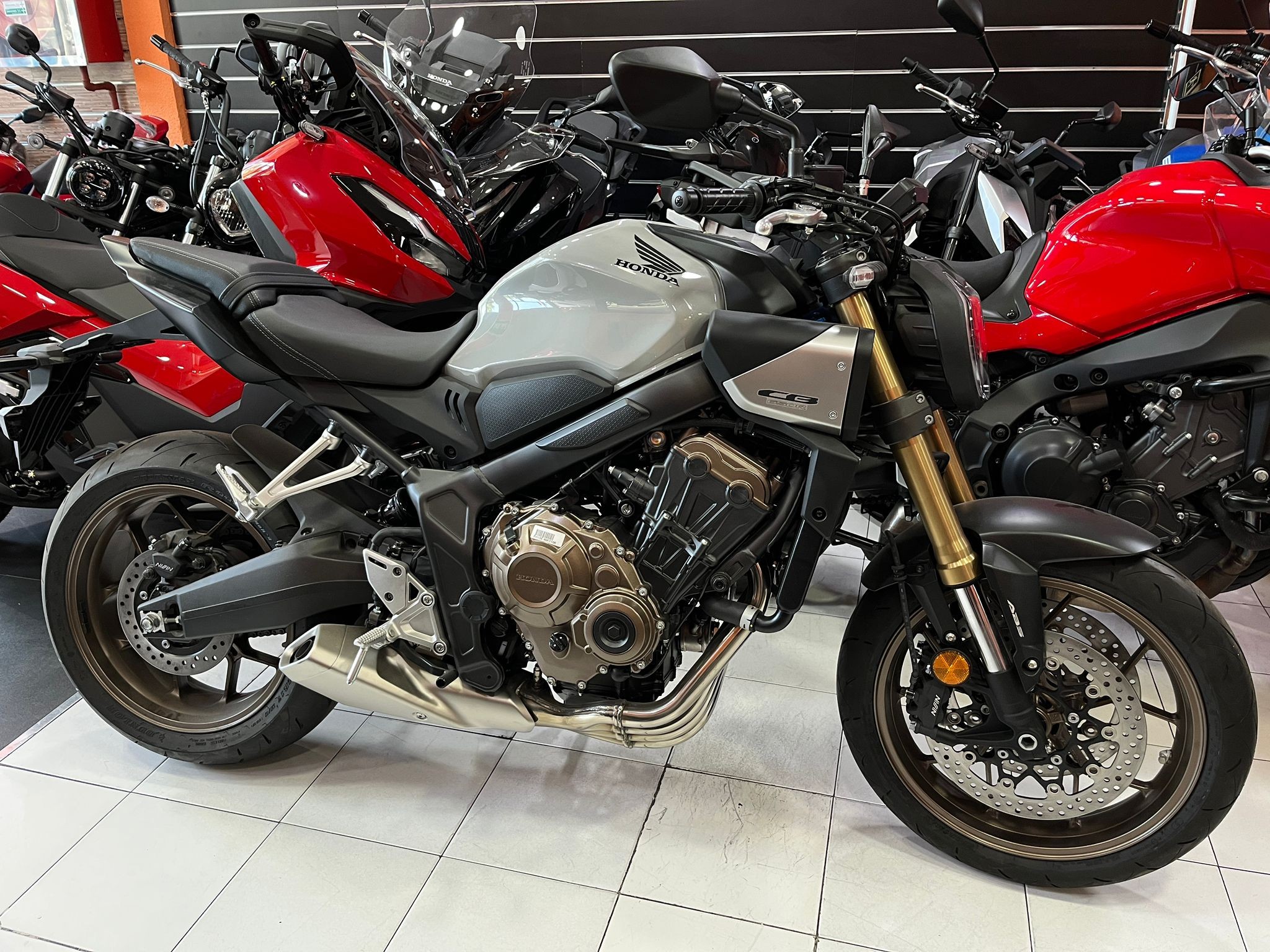 CB 650 R