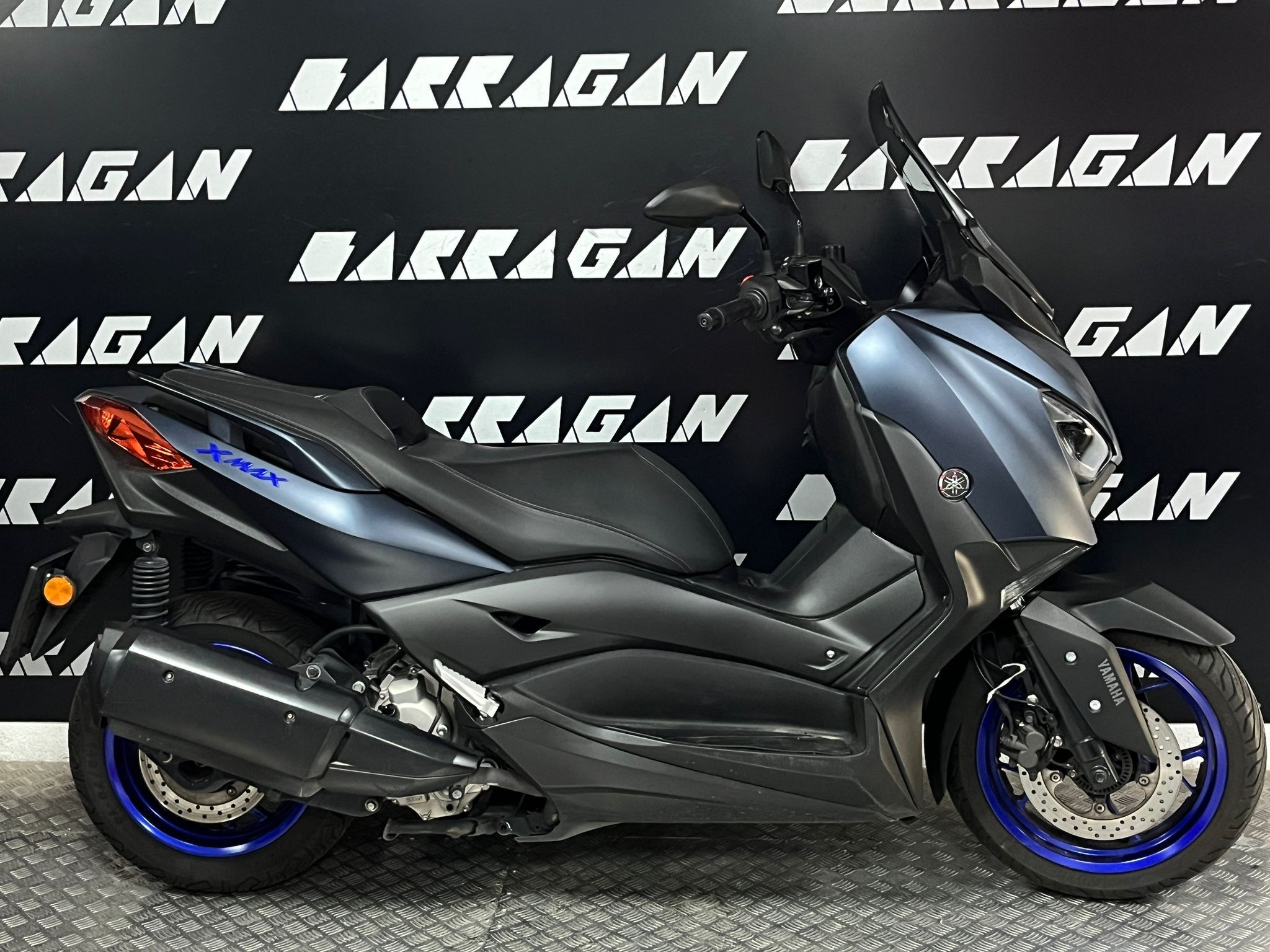 XMAX 300