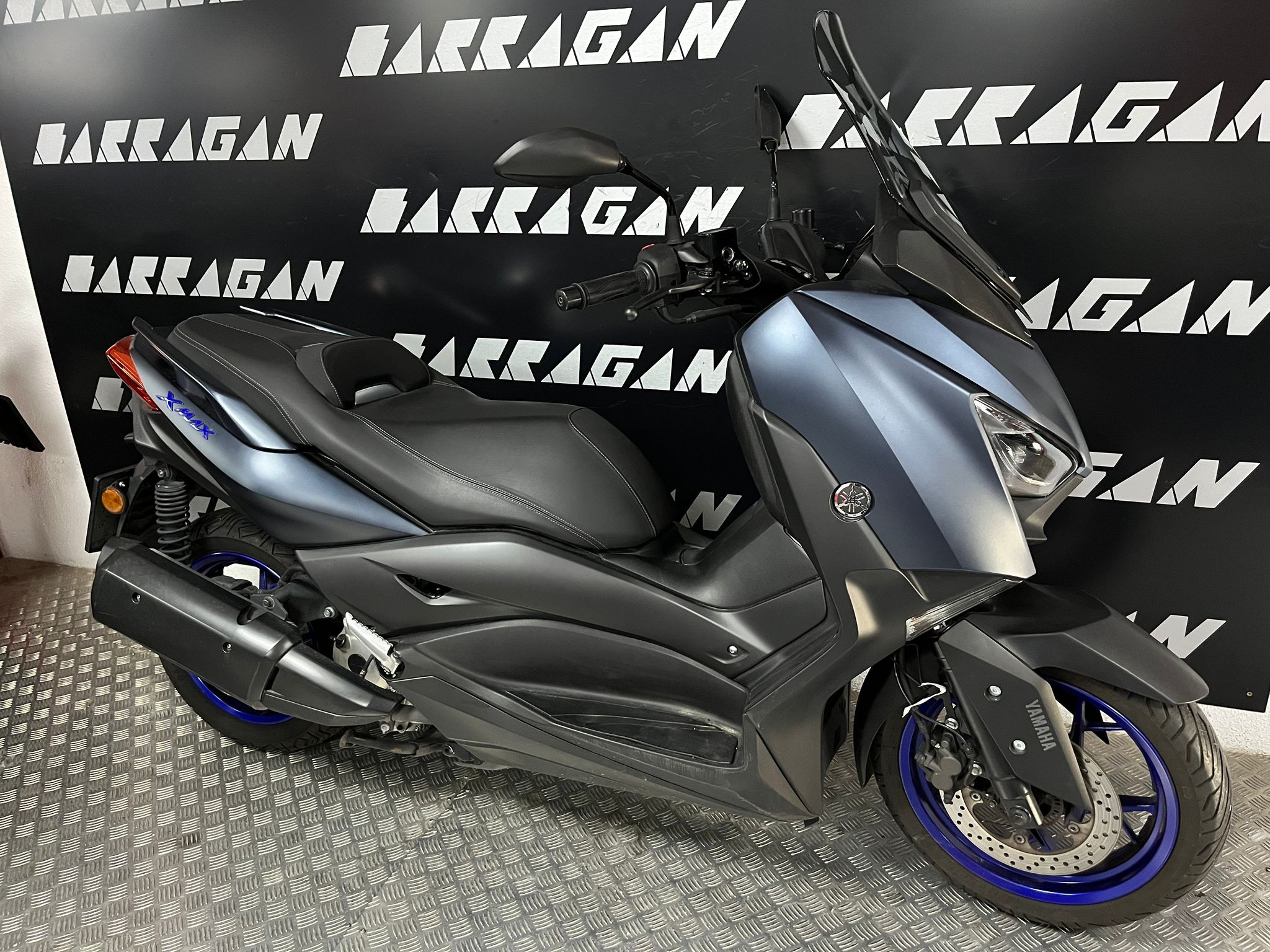 XMAX 300