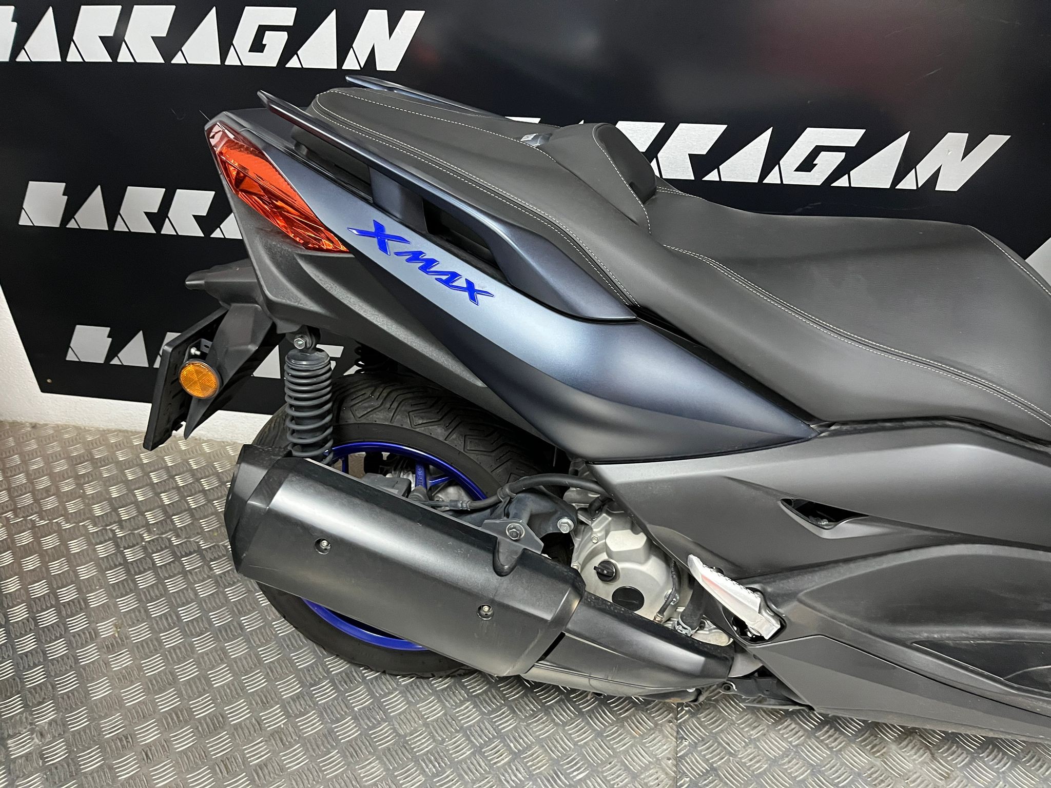 XMAX 300