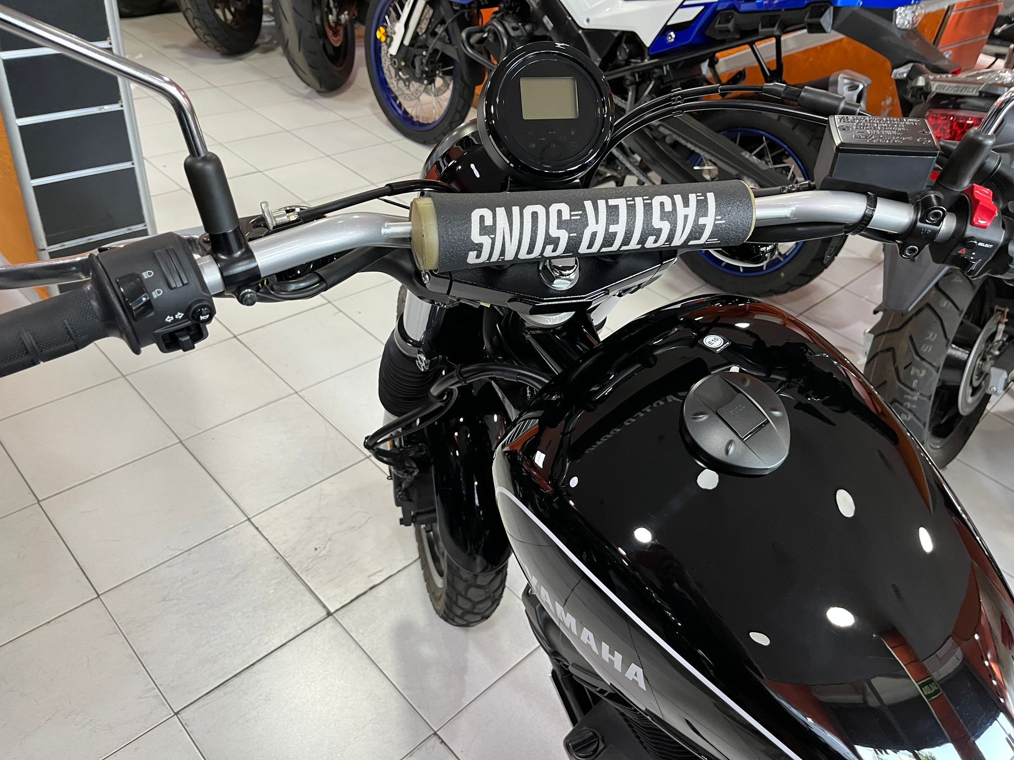 XV 950R