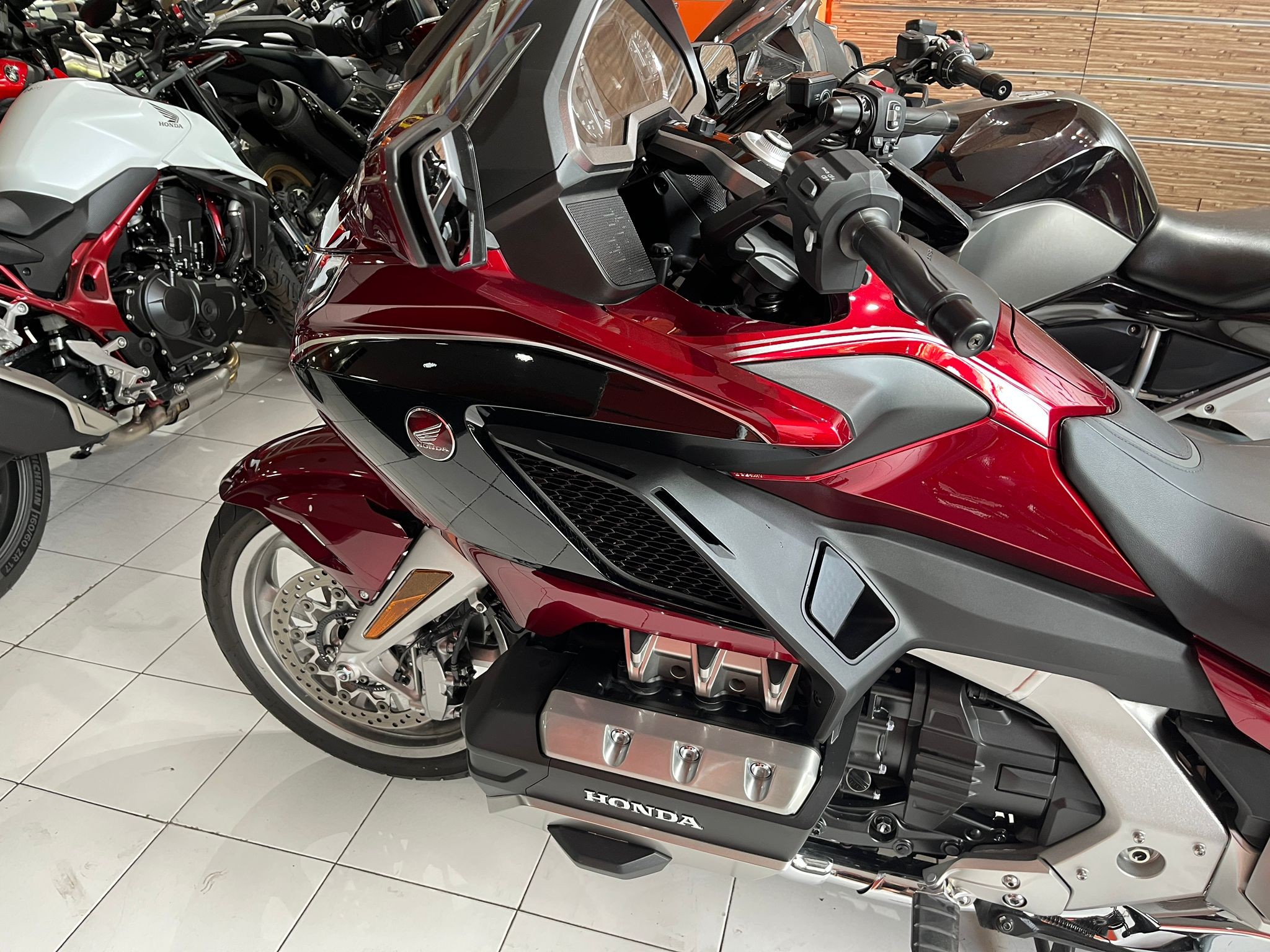 GL 1800 TOUR DCT