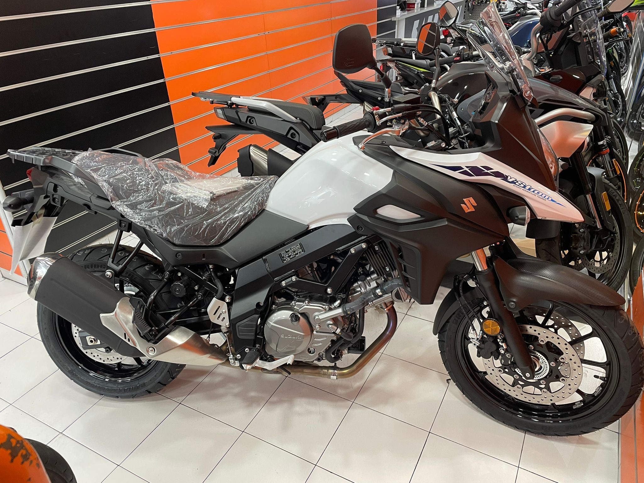 V STROM 650