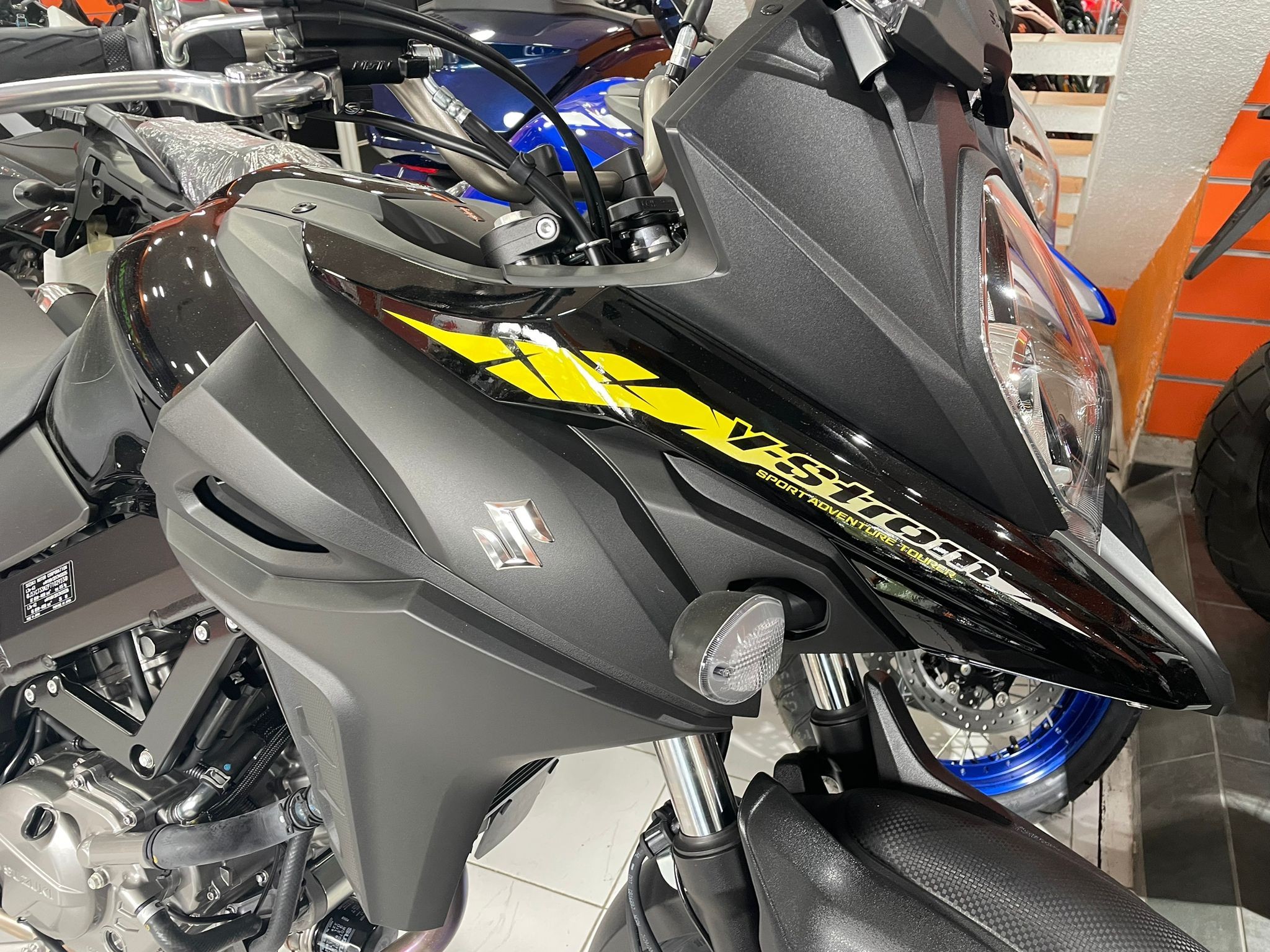 V STROM 650