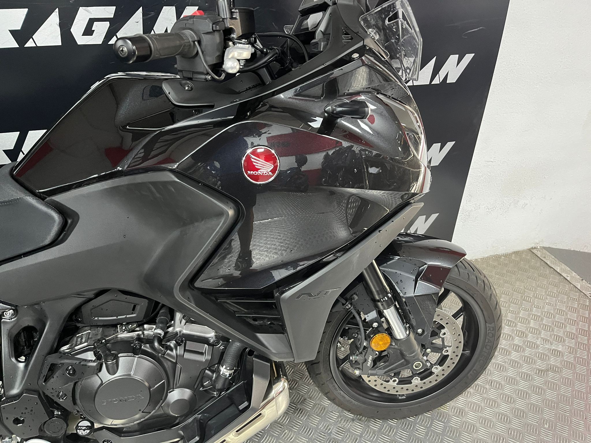 NT 1100