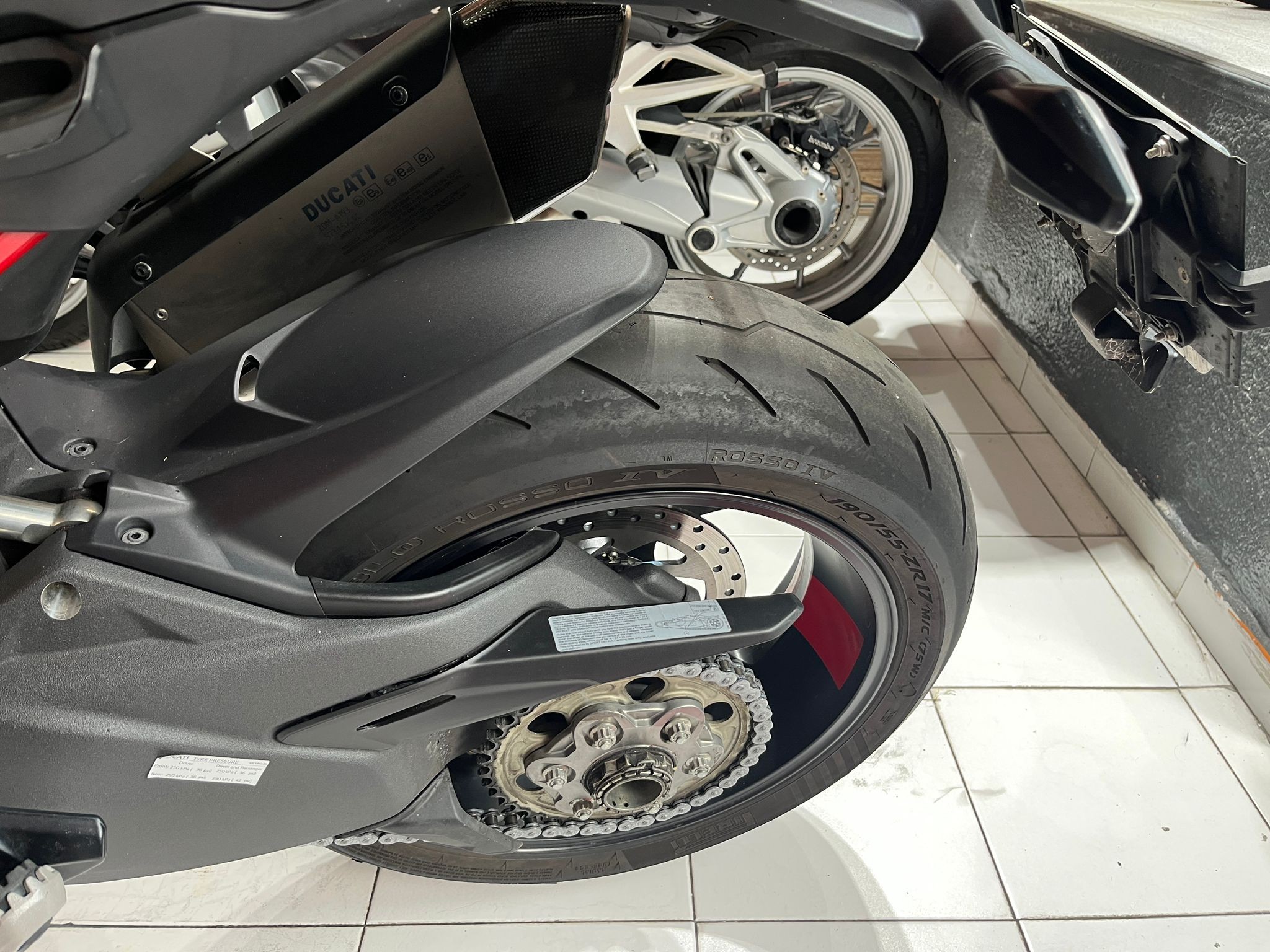 MULTISTRADA V4 PIKES PEAK
