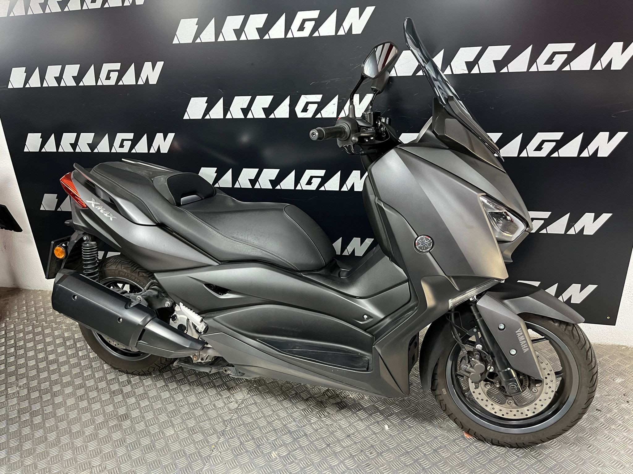 X MAX 300