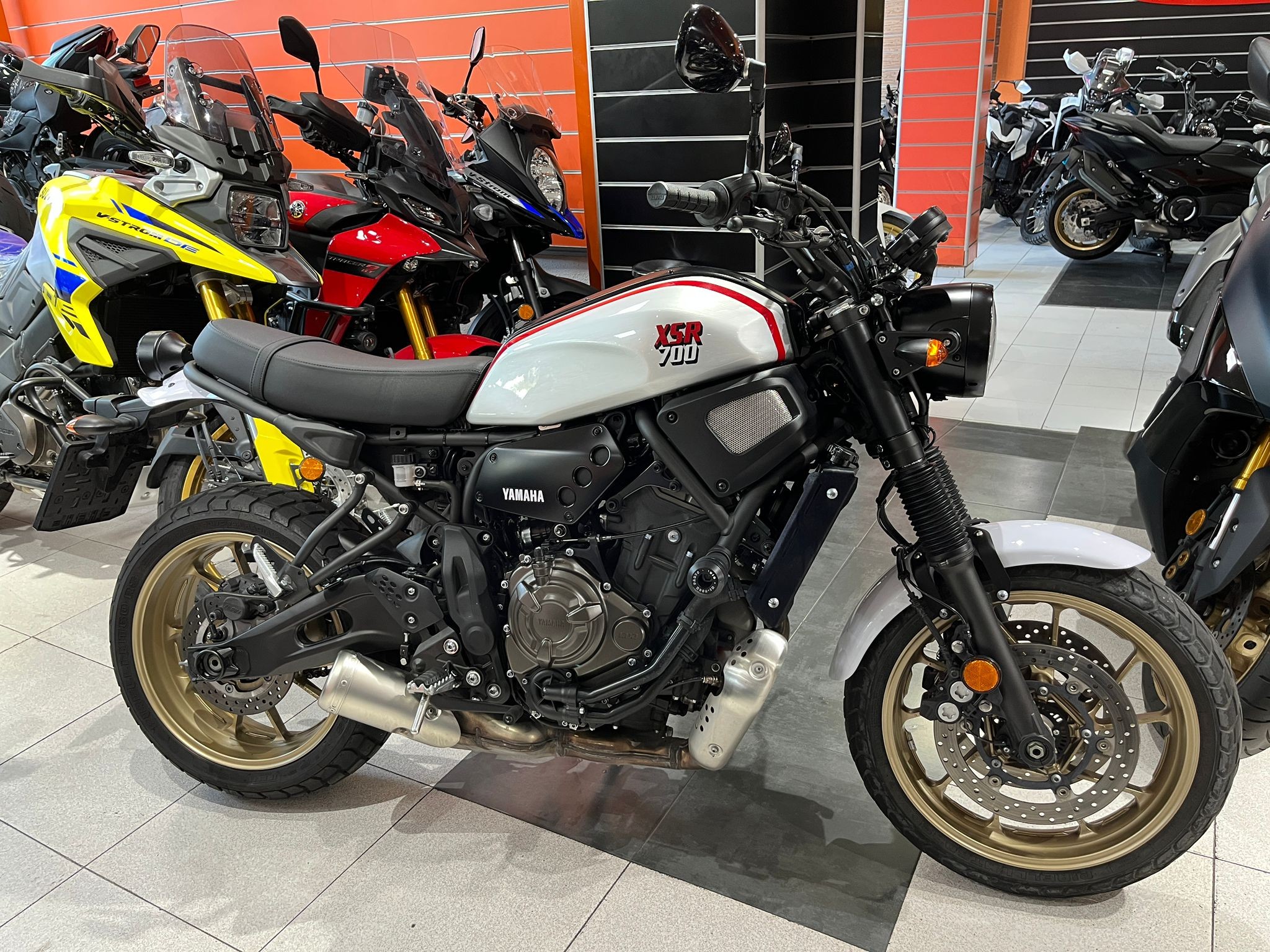 XSR 700