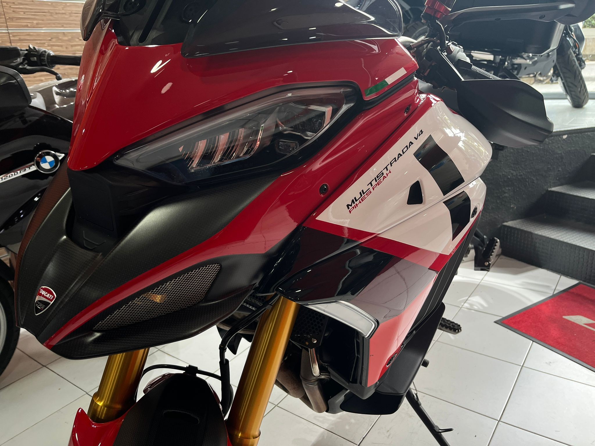 MULTISTRADA V4 PIKES PEAK