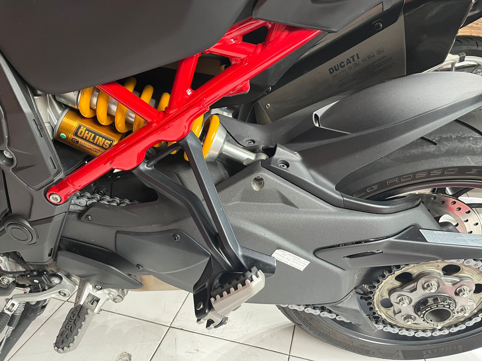 MULTISTRADA V4 PIKES PEAK