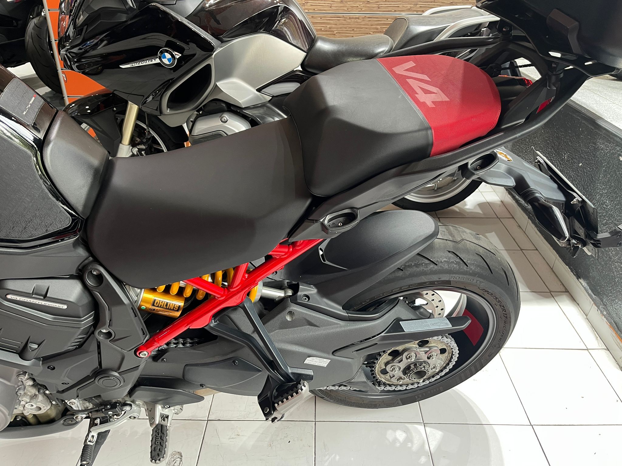 MULTISTRADA V4 PIKES PEAK