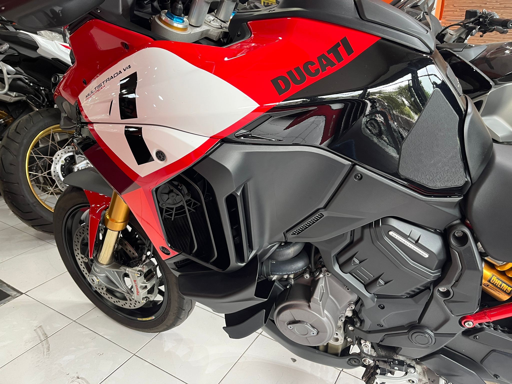 MULTISTRADA V4 PIKES PEAK