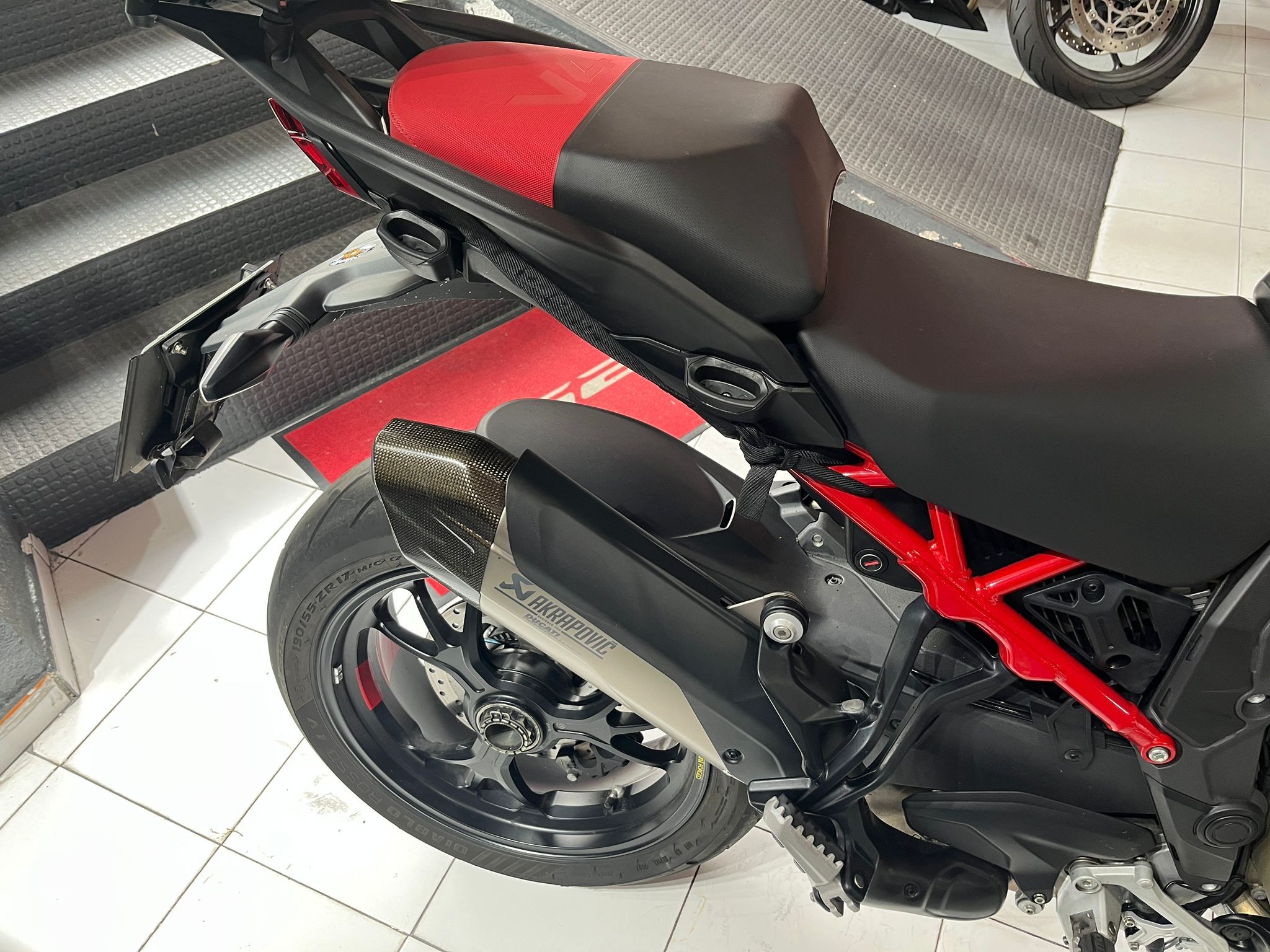 MULTISTRADA V4 PIKES PEAK