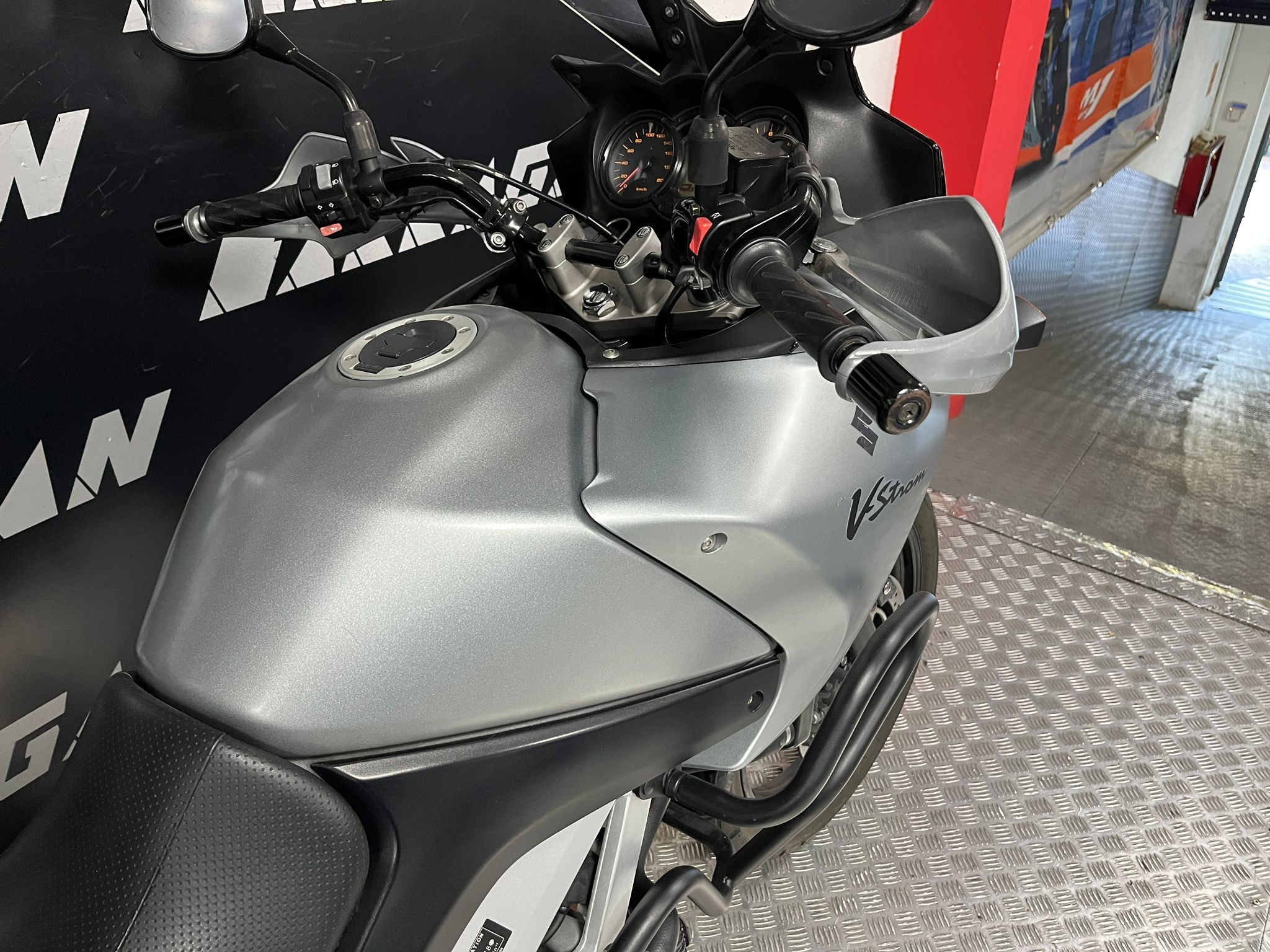 V-STROM 650