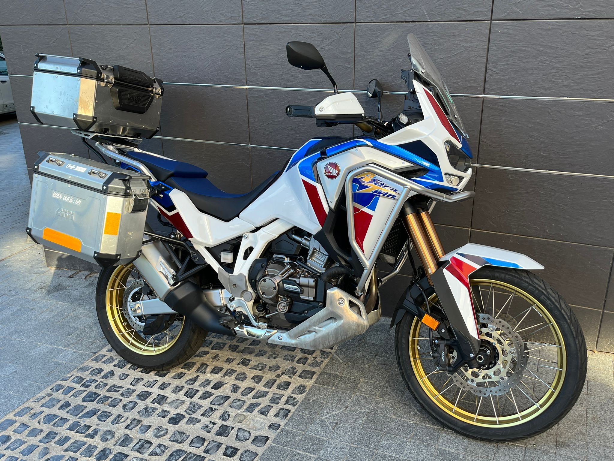 CRF 1100 ADV DCT