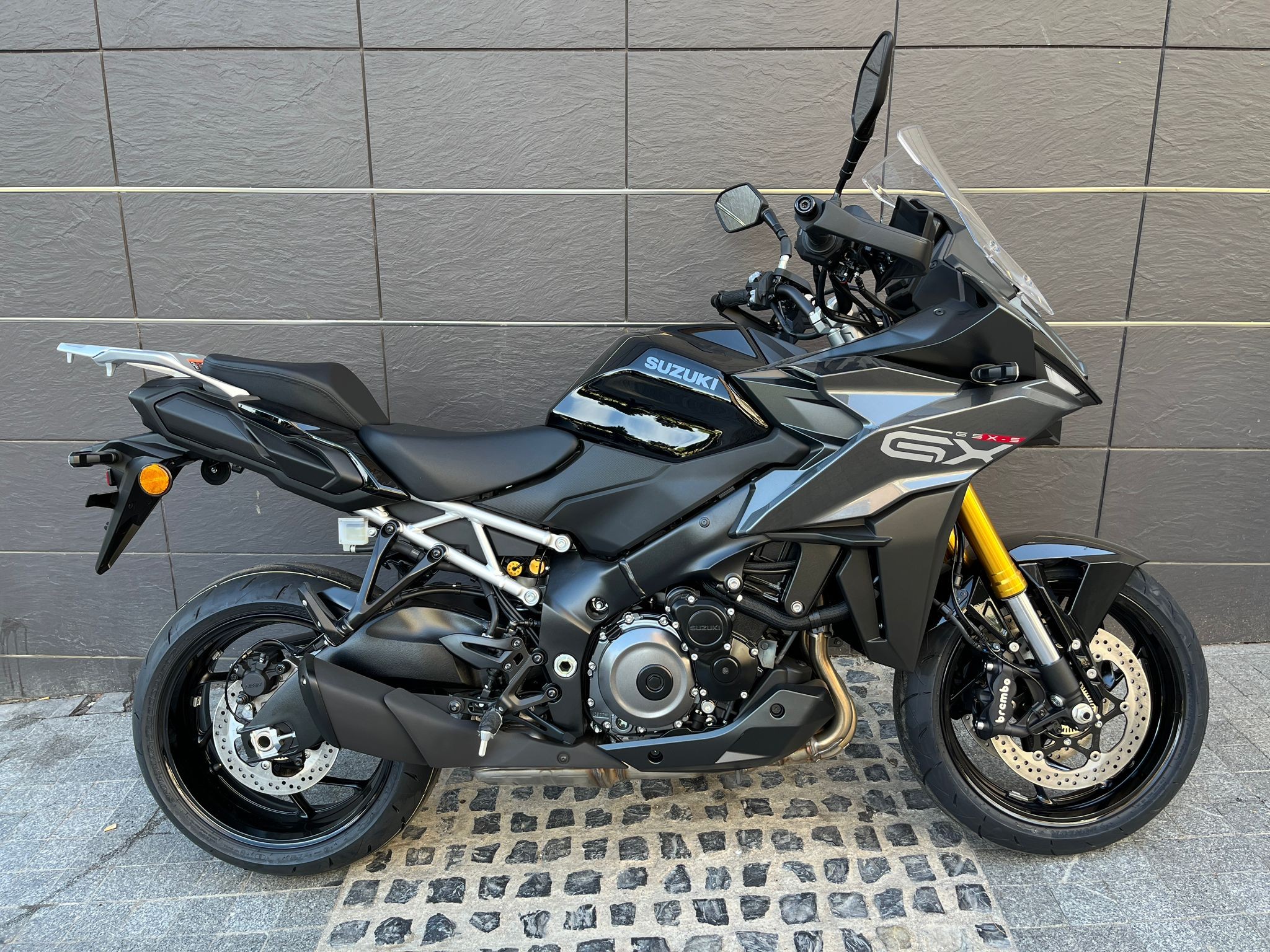 GSX-S1000GX