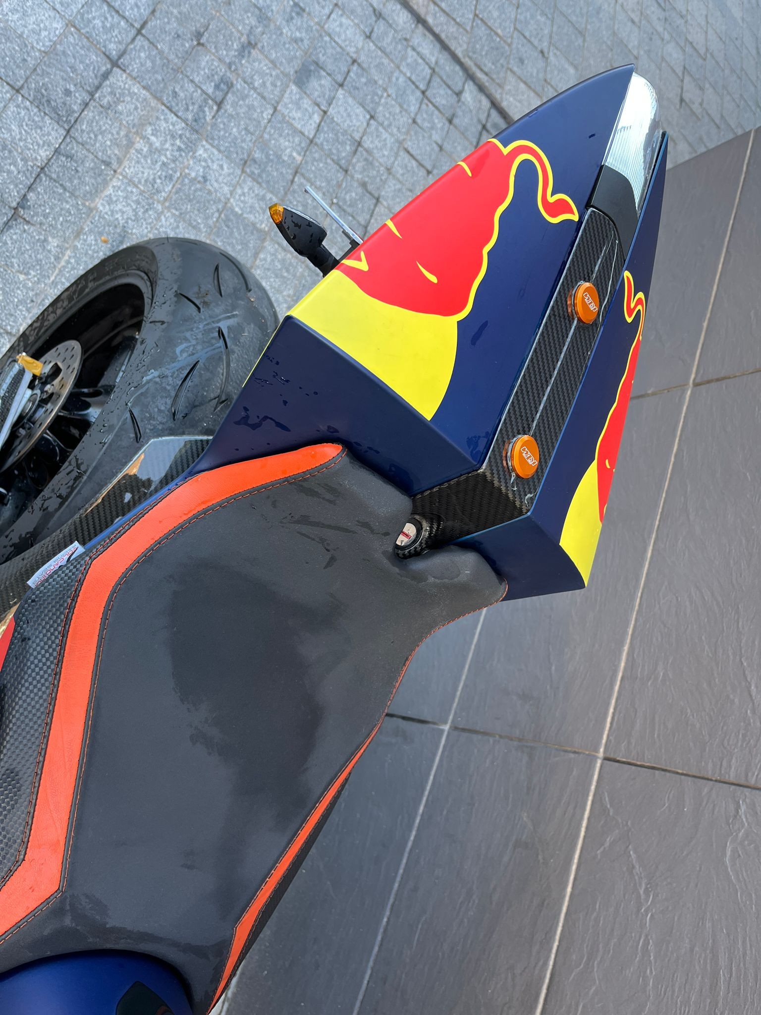 RC8 RED BULL