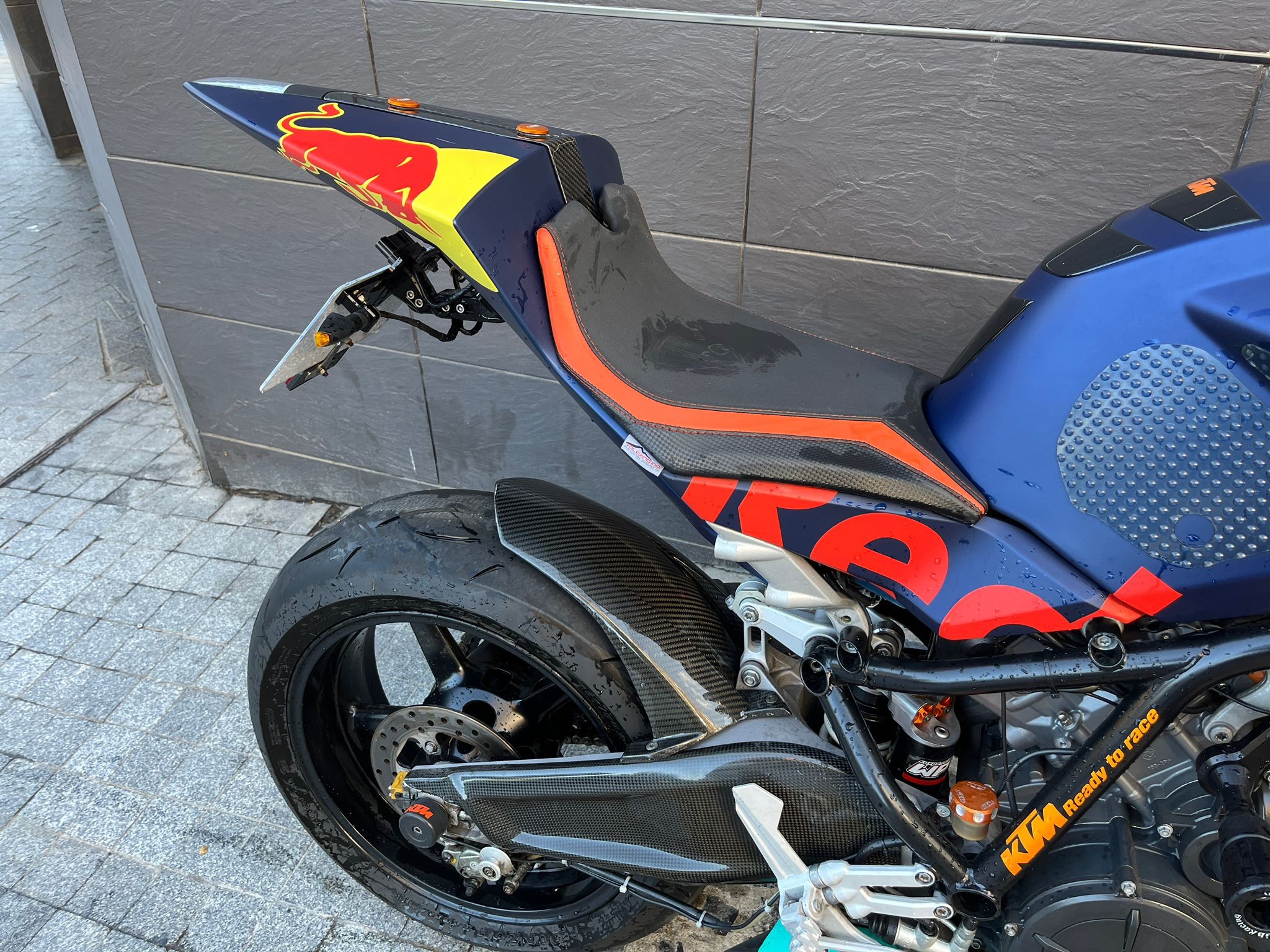 RC8 RED BULL