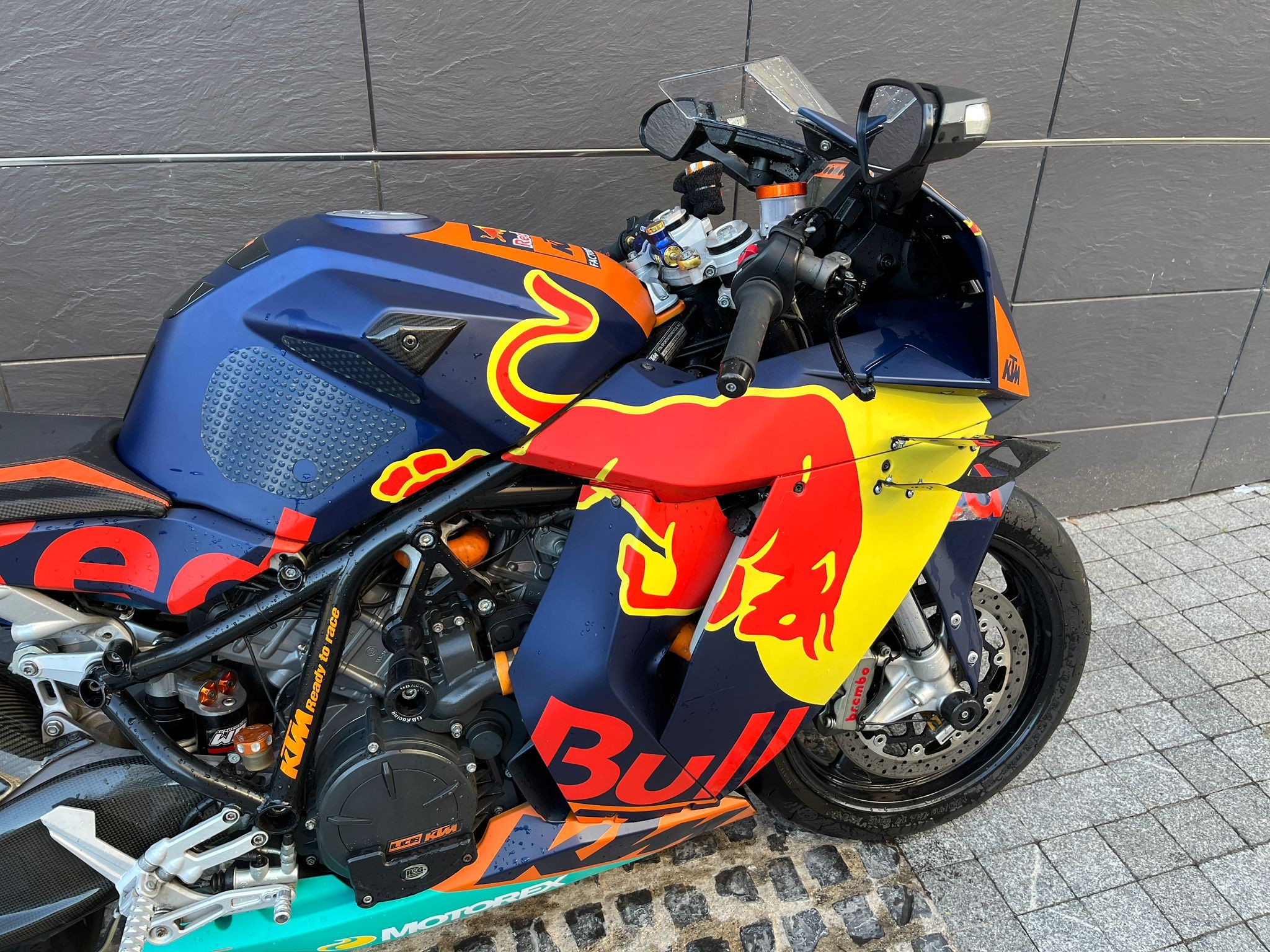 RC8 RED BULL