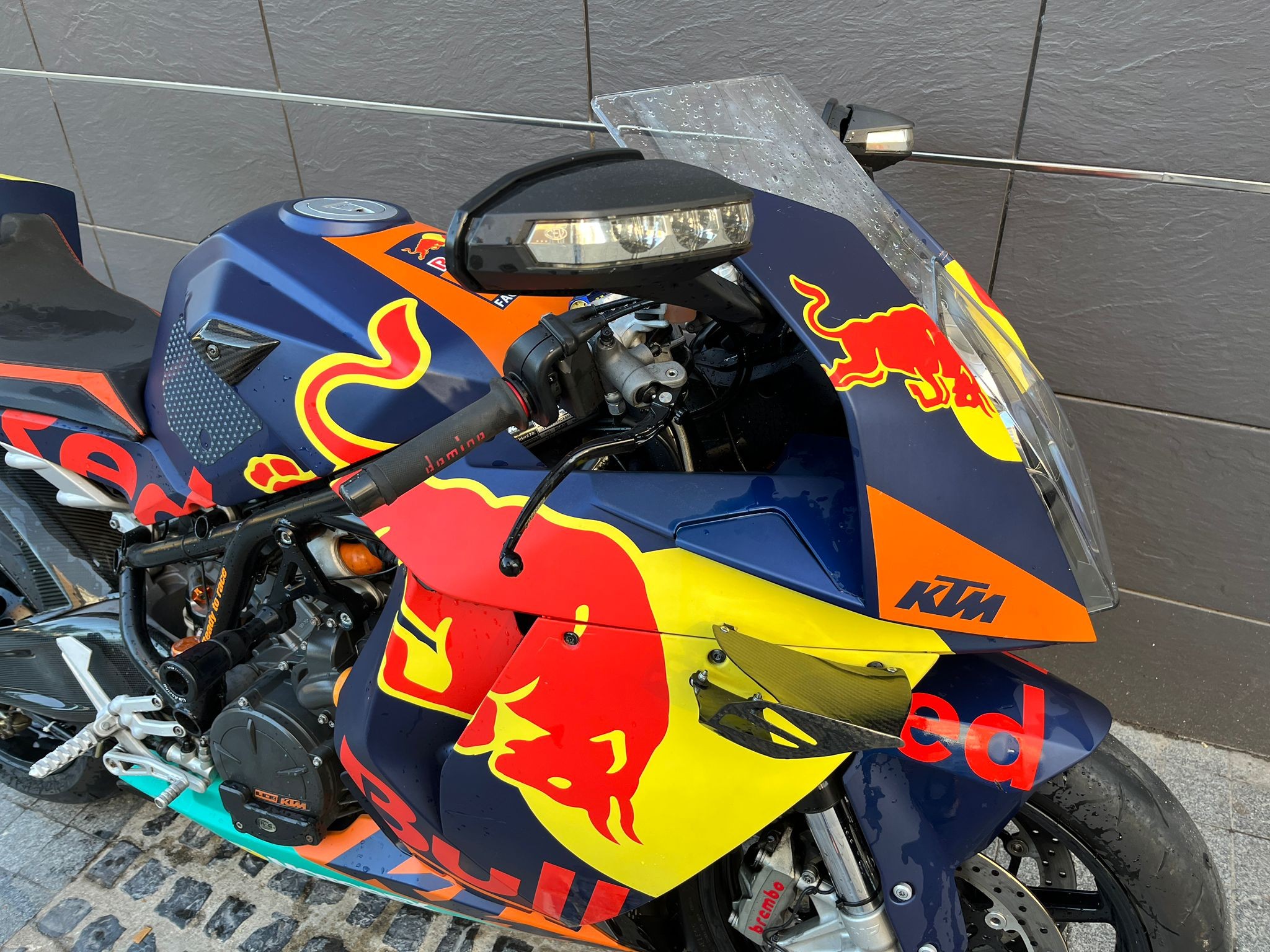 RC8 RED BULL