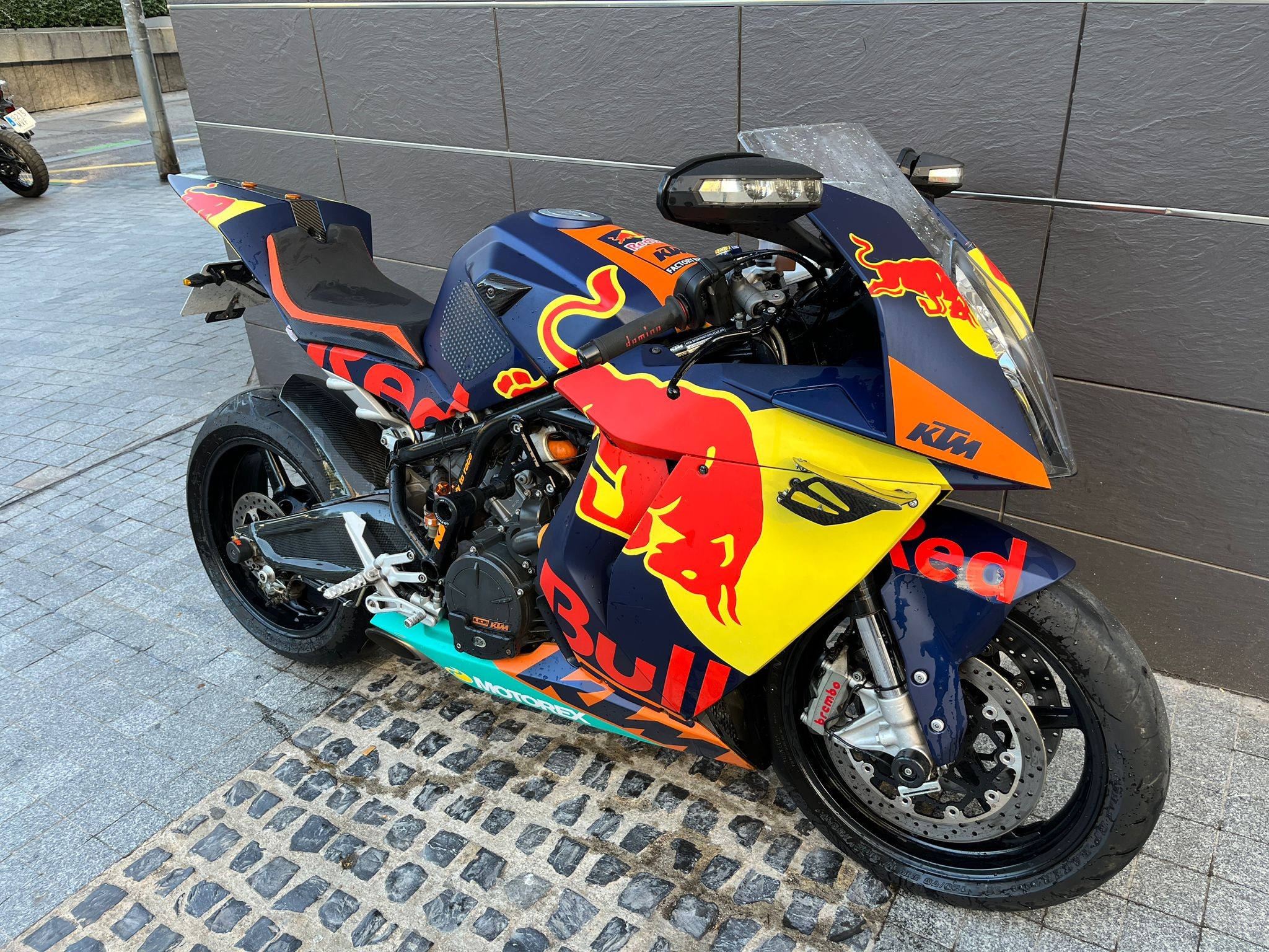RC8 RED BULL