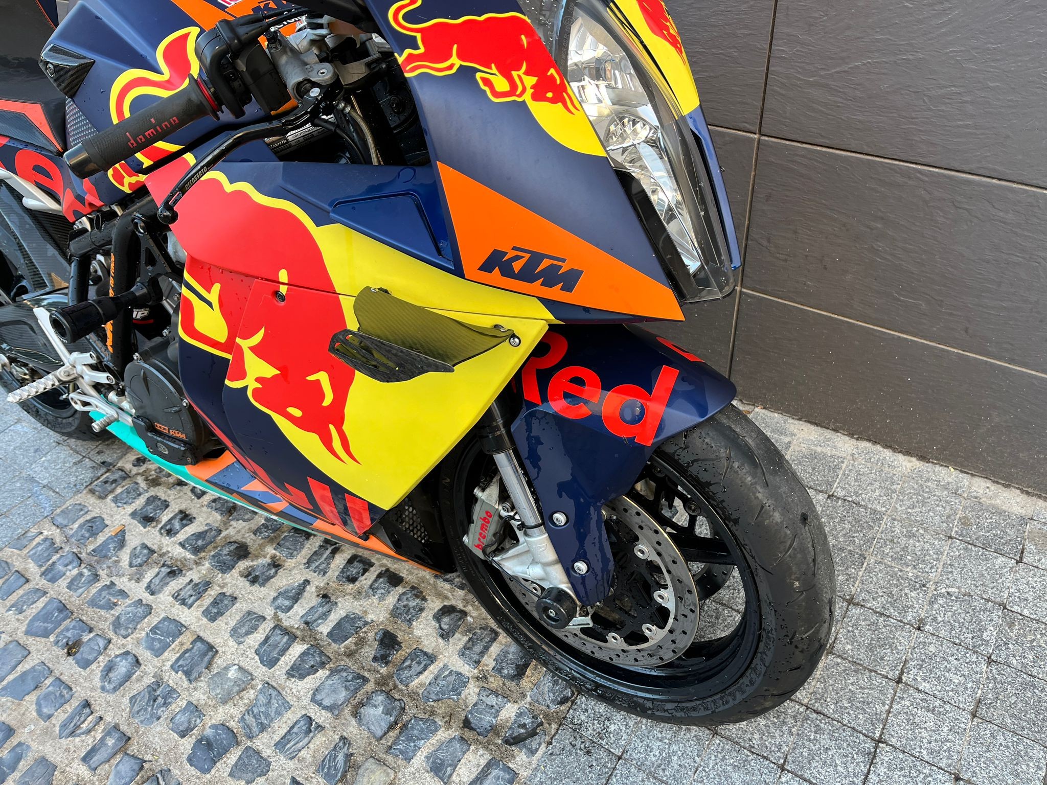 RC8 RED BULL