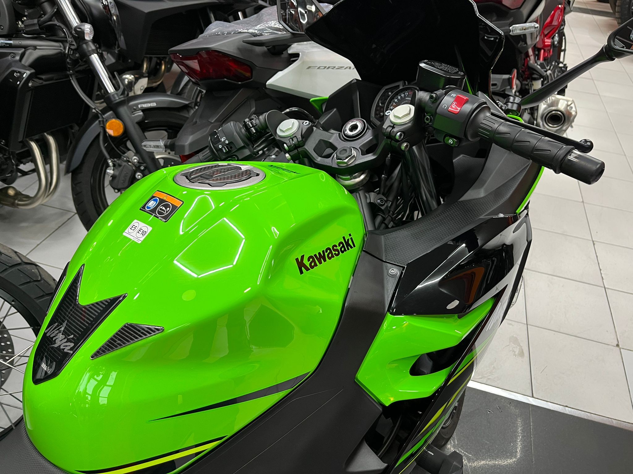 NINJA 400