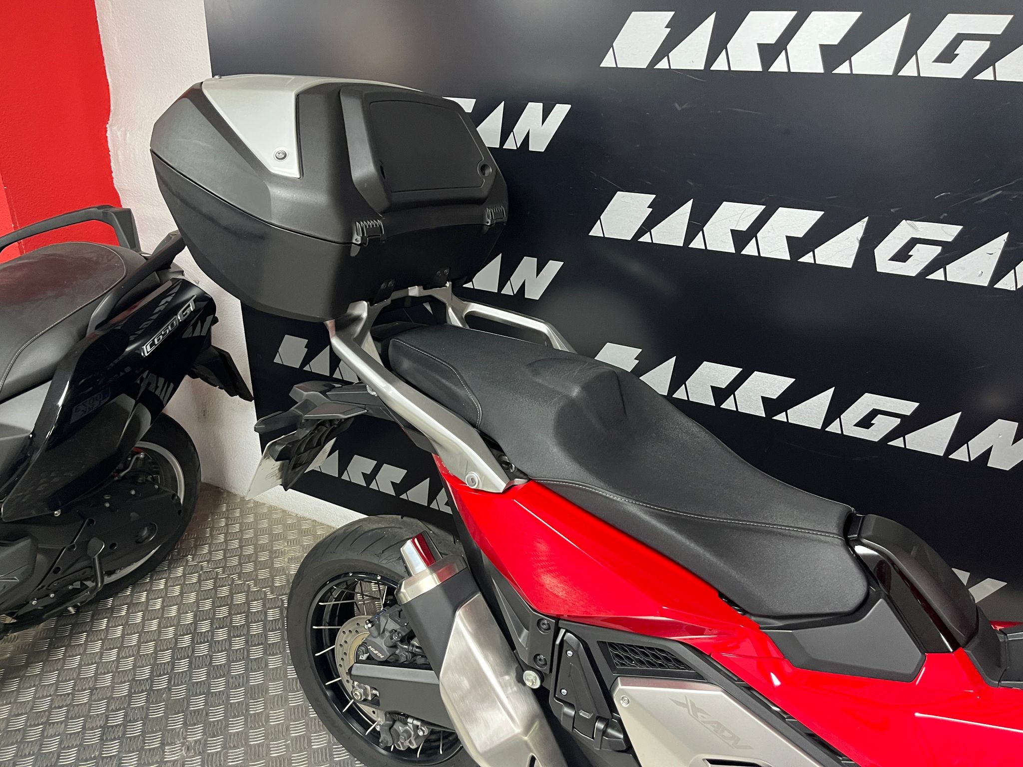X- ADV 750