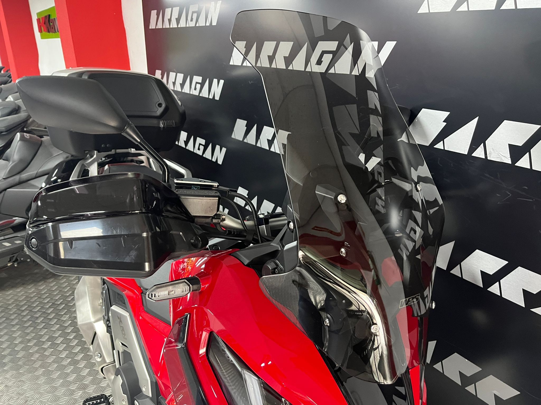 X- ADV 750