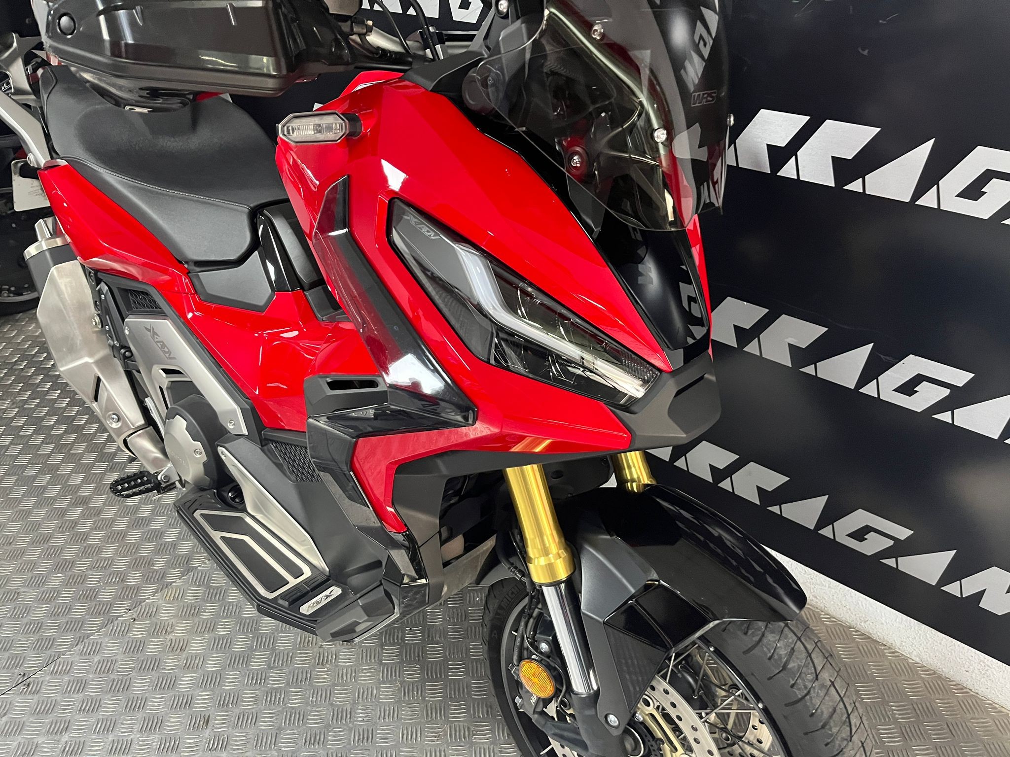 X- ADV 750