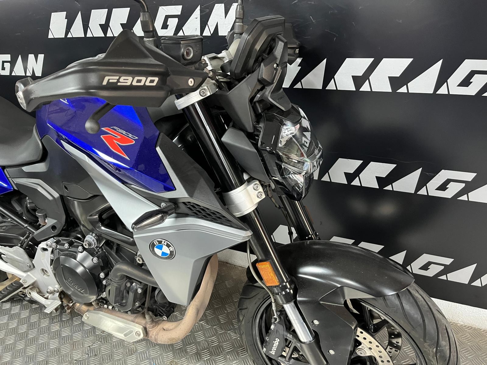 F 900R