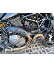 MONSTER 821