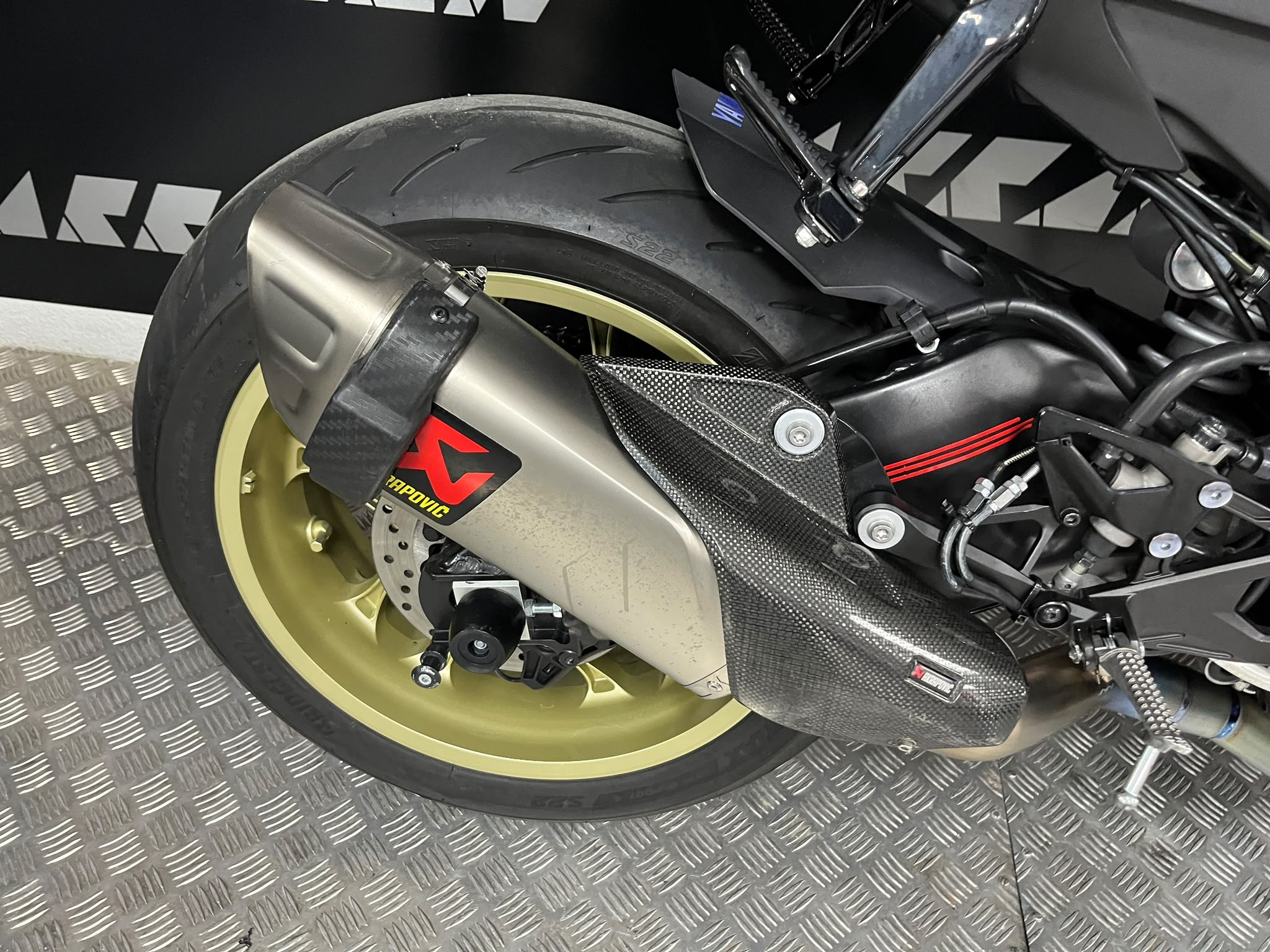 YZF-R1