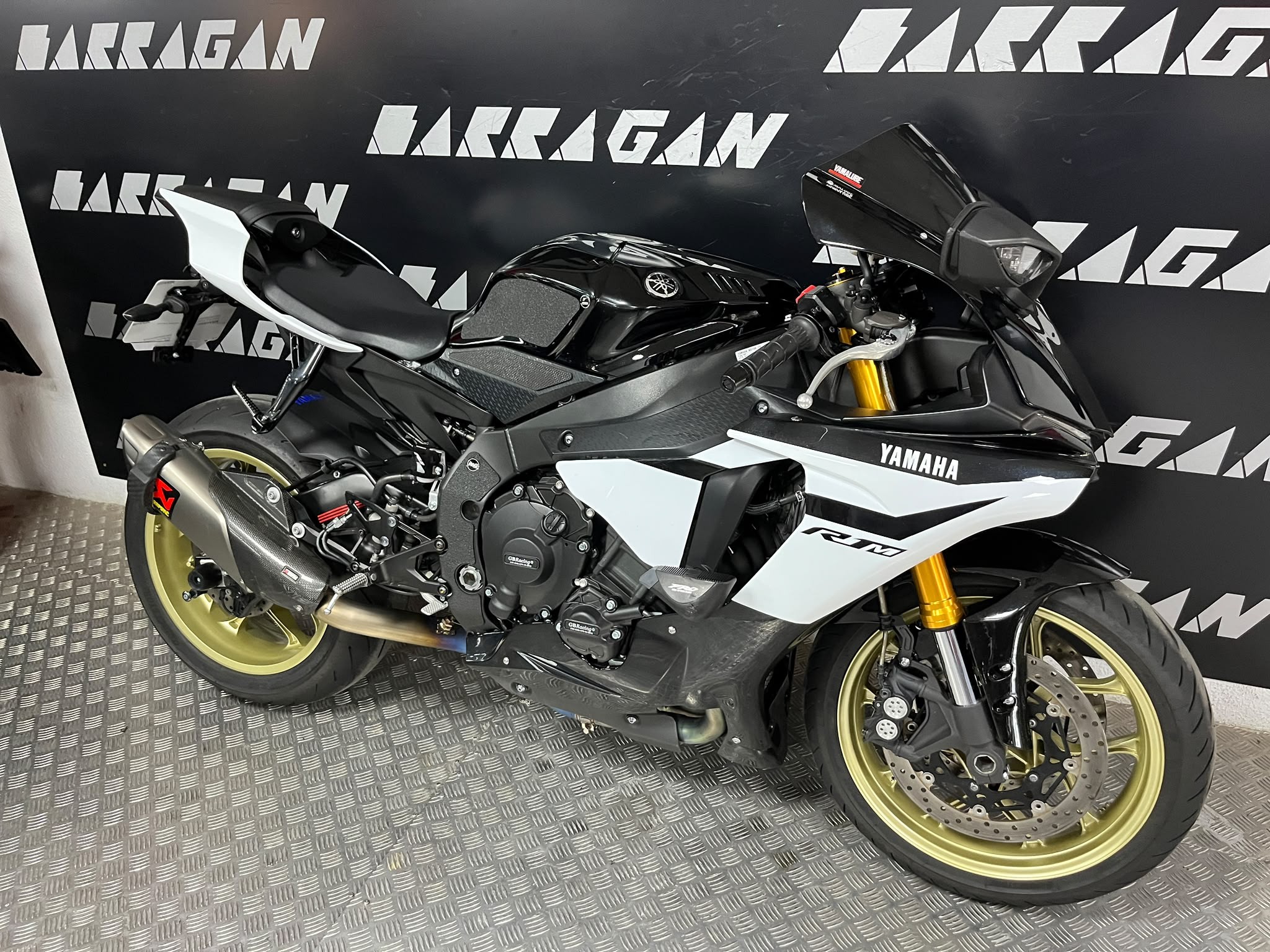 YZF-R1