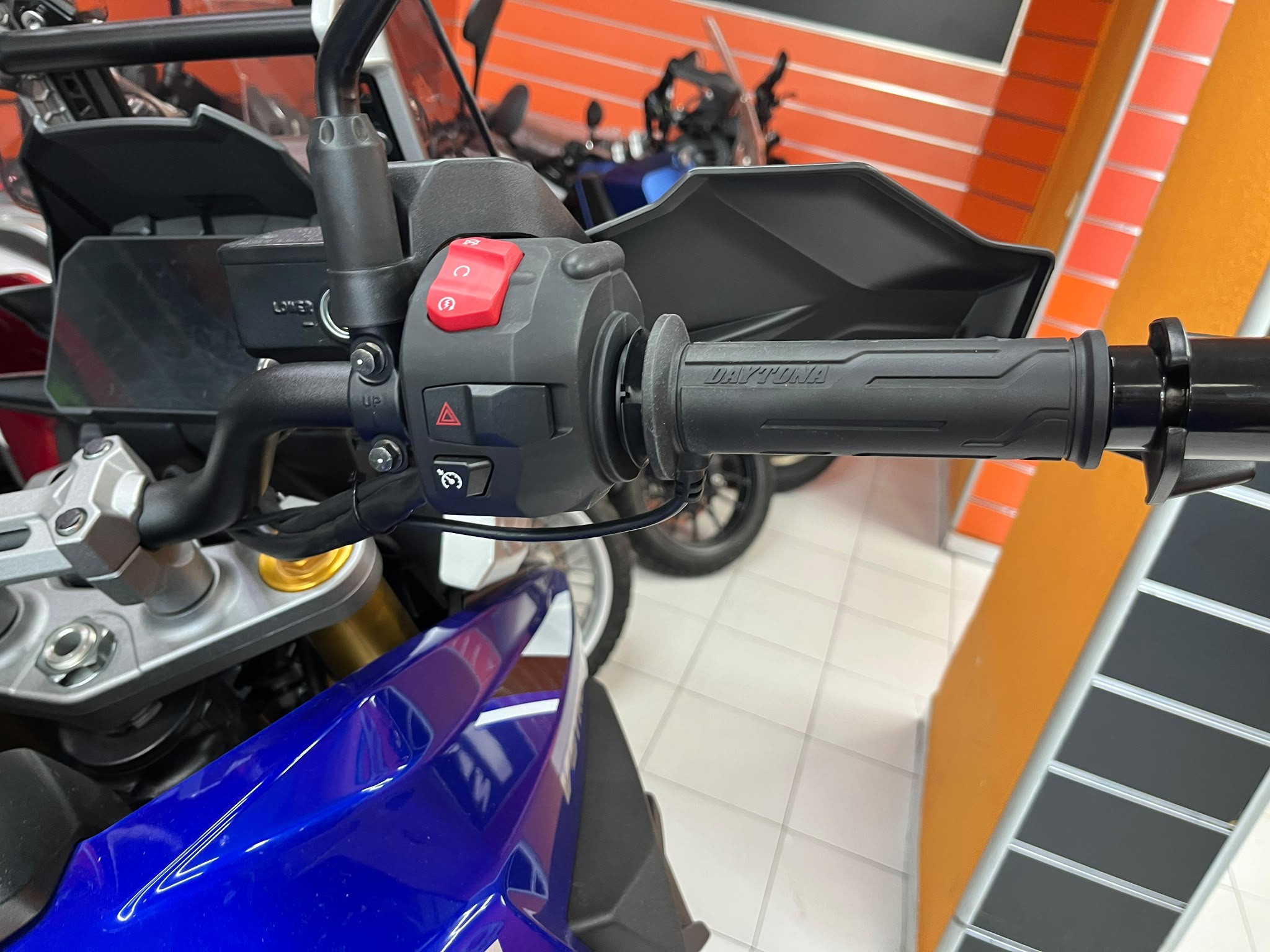 V-STROM 1050 DE