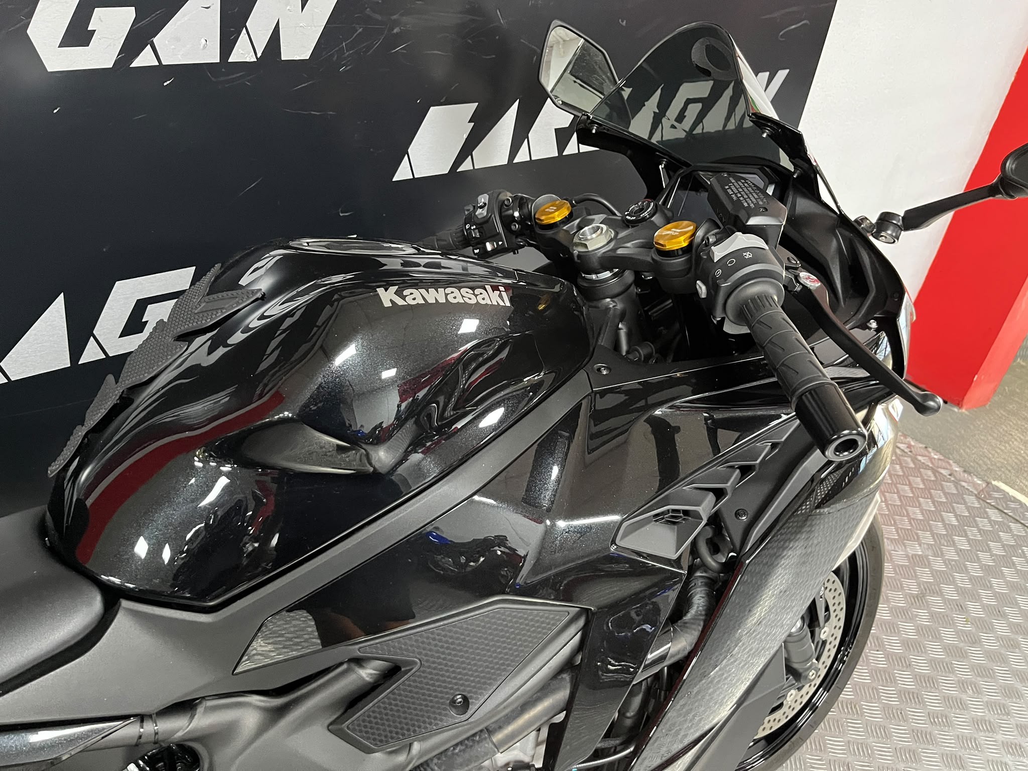ZX4 R