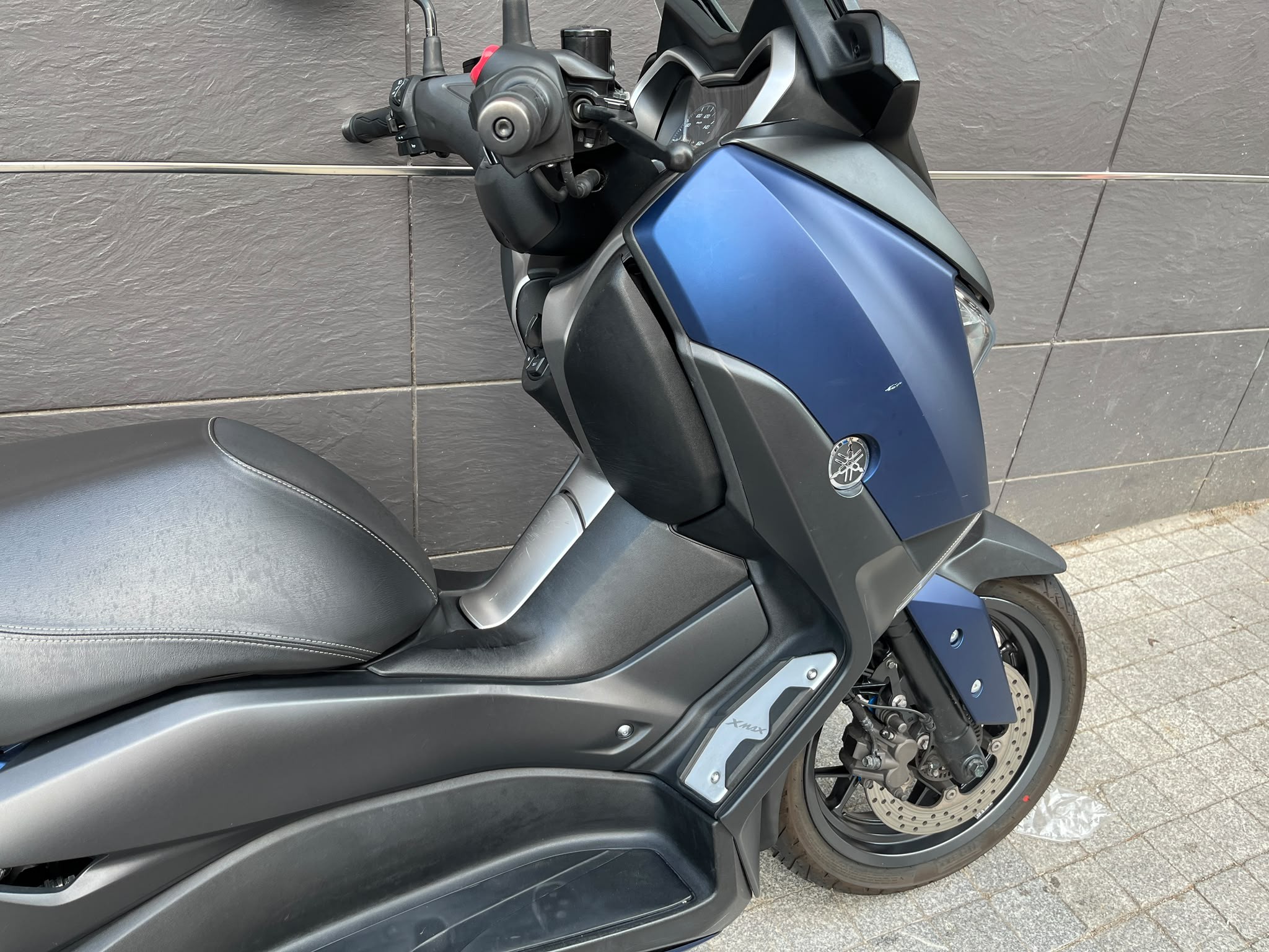 X-MAX 300